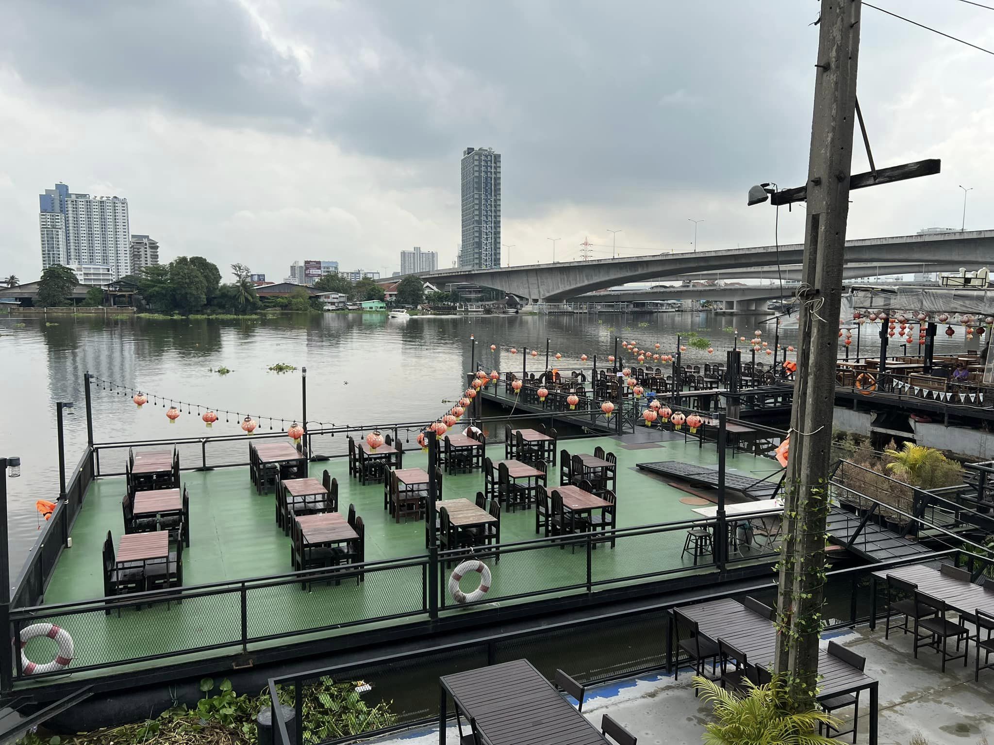 Rhapsody, บ้านส้มตำเมลดา พระนั่งเกล้า, โรงน้ำชา 90', Totoya, จุ่มจุ่ม อีสาน-ชาบู บุฟเฟ่ต์