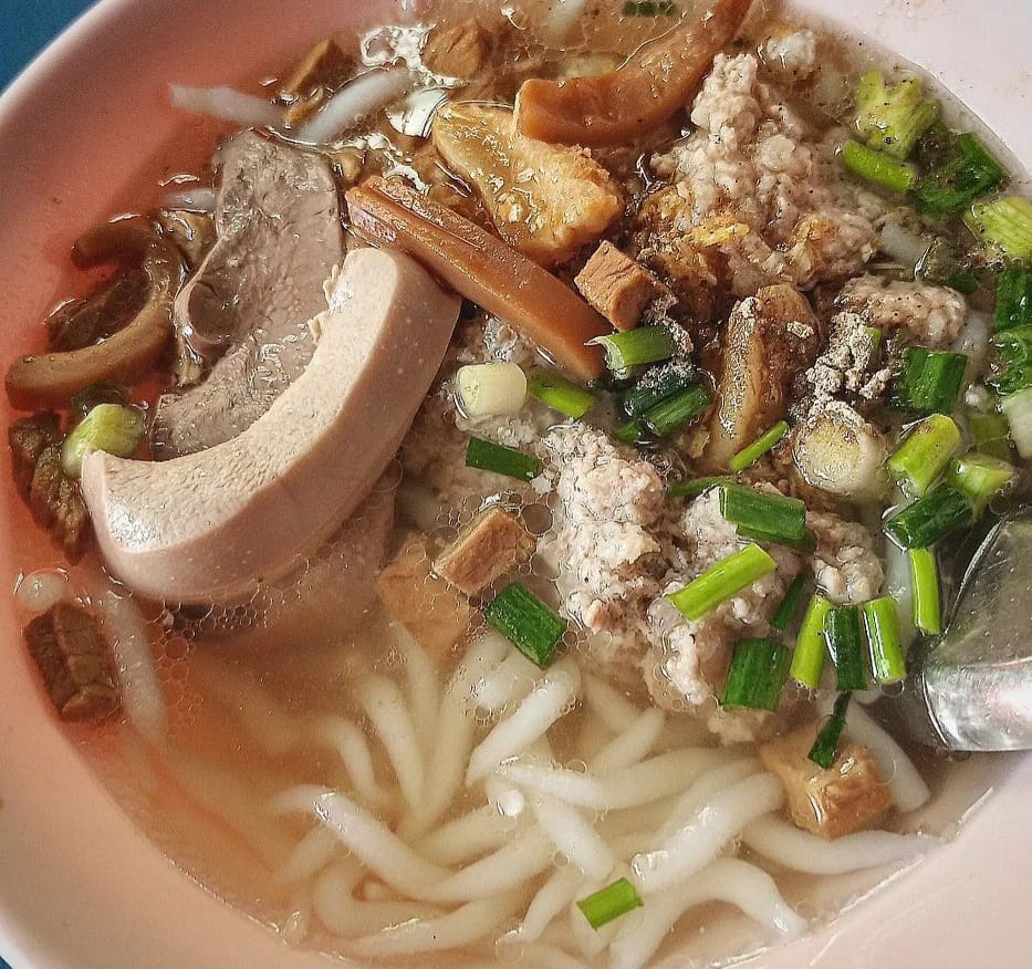 ติ๋มเกี๊ยวยักษ์, แกงกระหรี่คุณมาลี, Hongkong Dimsum, เหอ เฉิน ฟง, ข้าวขาหมูนายอุ๊ , เกี้ยมอี๋โบราณเจ๊ชุง, ขนมบั๊วเกี้ยไหหลำโบราณ, ข้าวขาหมูเฮียโอว, บะหมี่จับกัง เยาวราช, ก๋วยเตี๋ยวเป็ดนายเมา, ราดหน้า ท่ง ฮั่ว เฮง "เฮียตั๋ง", JAO.UN - 早安, ตี๋หยกกาแฟโบราณ, Lhong Tou Cafe, ZONG TER - 松德