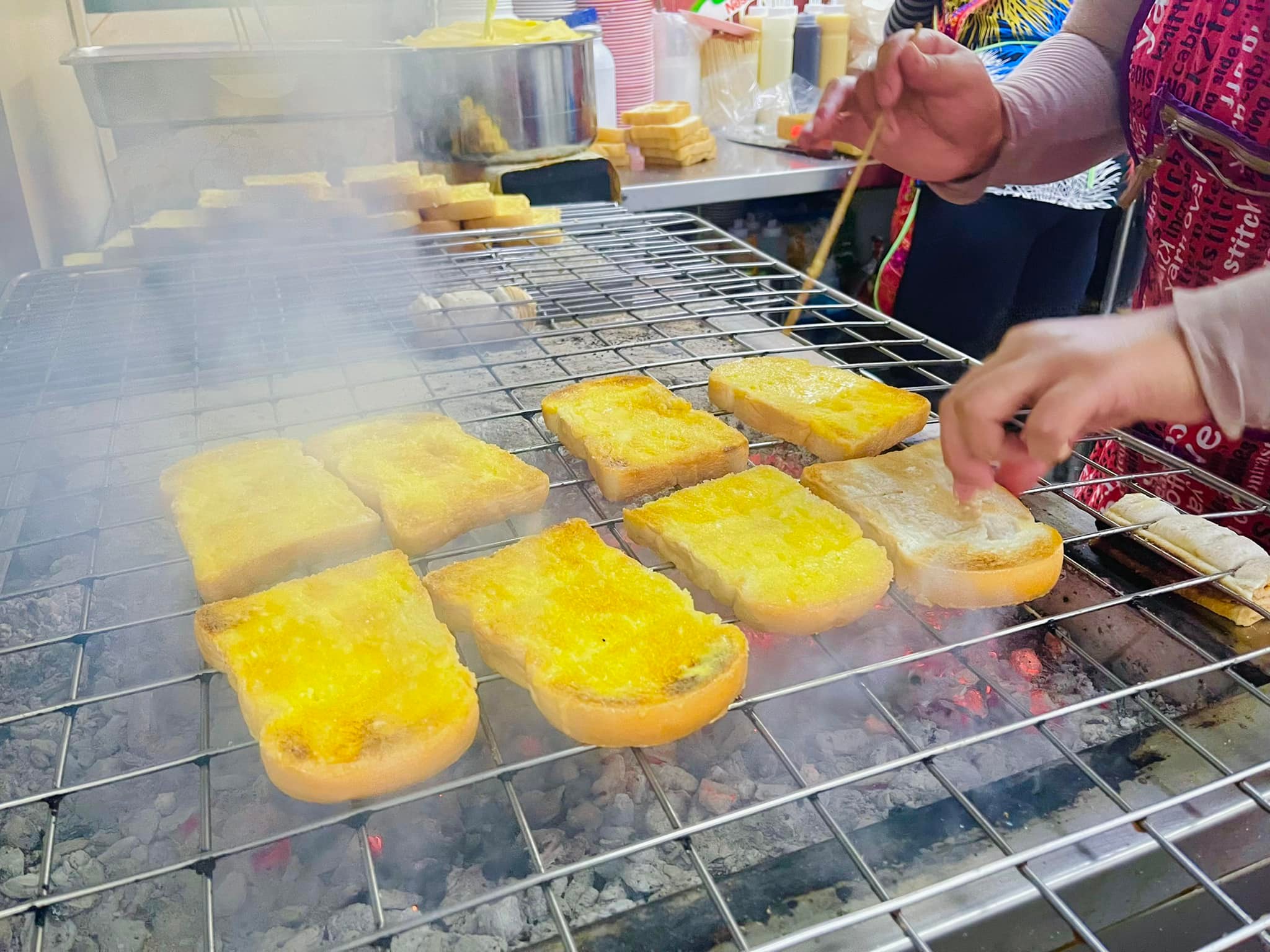 ติ๋มเกี๊ยวยักษ์, แกงกระหรี่คุณมาลี, Hongkong Dimsum, เหอ เฉิน ฟง, ข้าวขาหมูนายอุ๊ , เกี้ยมอี๋โบราณเจ๊ชุง, ขนมบั๊วเกี้ยไหหลำโบราณ, ข้าวขาหมูเฮียโอว, บะหมี่จับกัง เยาวราช, ก๋วยเตี๋ยวเป็ดนายเมา, ราดหน้า ท่ง ฮั่ว เฮง "เฮียตั๋ง", JAO.UN - 早安, ตี๋หยกกาแฟโบราณ, Lhong Tou Cafe, ZONG TER - 松德