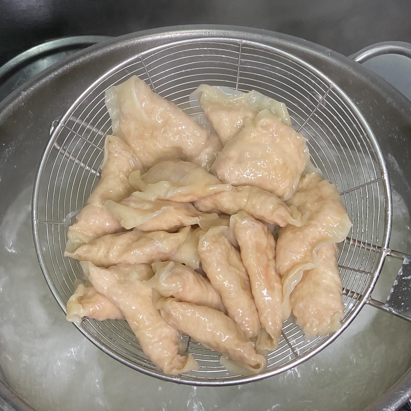 ติ๋มเกี๊ยวยักษ์, แกงกระหรี่คุณมาลี, Hongkong Dimsum, เหอ เฉิน ฟง, ข้าวขาหมูนายอุ๊ , เกี้ยมอี๋โบราณเจ๊ชุง, ขนมบั๊วเกี้ยไหหลำโบราณ, ข้าวขาหมูเฮียโอว, บะหมี่จับกัง เยาวราช, ก๋วยเตี๋ยวเป็ดนายเมา, ราดหน้า ท่ง ฮั่ว เฮง "เฮียตั๋ง", JAO.UN - 早安, ตี๋หยกกาแฟโบราณ, Lhong Tou Cafe, ZONG TER - 松德