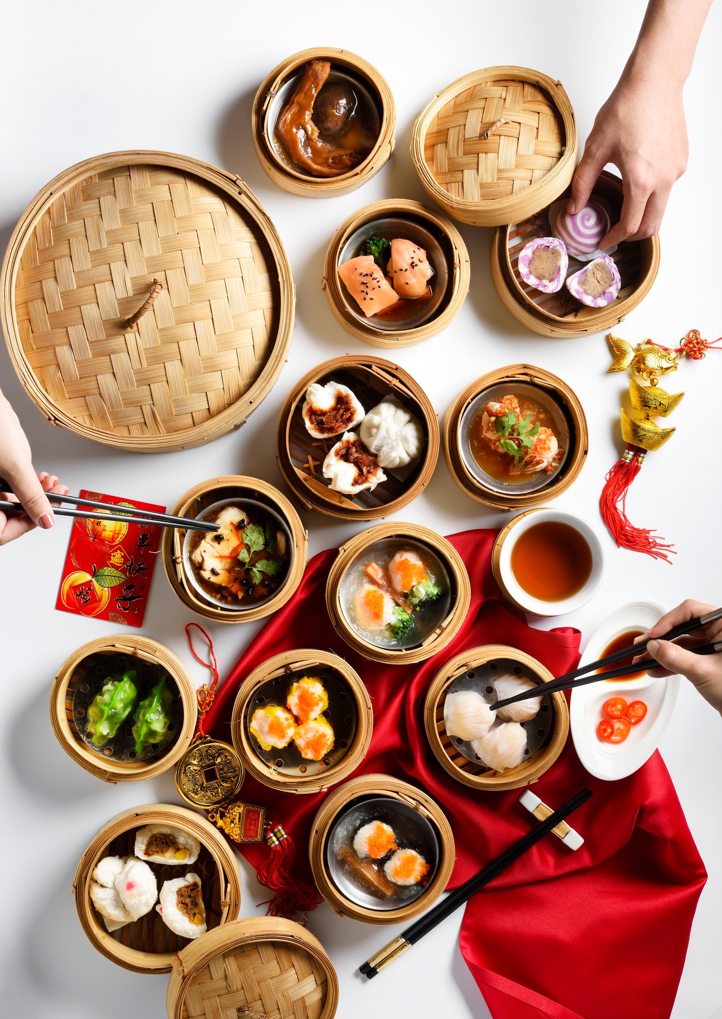 Bai Yun Chinese Restaurant, Banyan Tree Bangkok, เดอะมัลเบอร์รี ไชนีส คูซีน, The Berkeley Hotel Pratunam, ภัตตาคารจีนอีสต์โอเชี่ยน, SC Park Hotel, Fei Ya, ห้องอาหารจีน หลิว, Conrad Bangkok, LIN-FA Chinese Restaurant