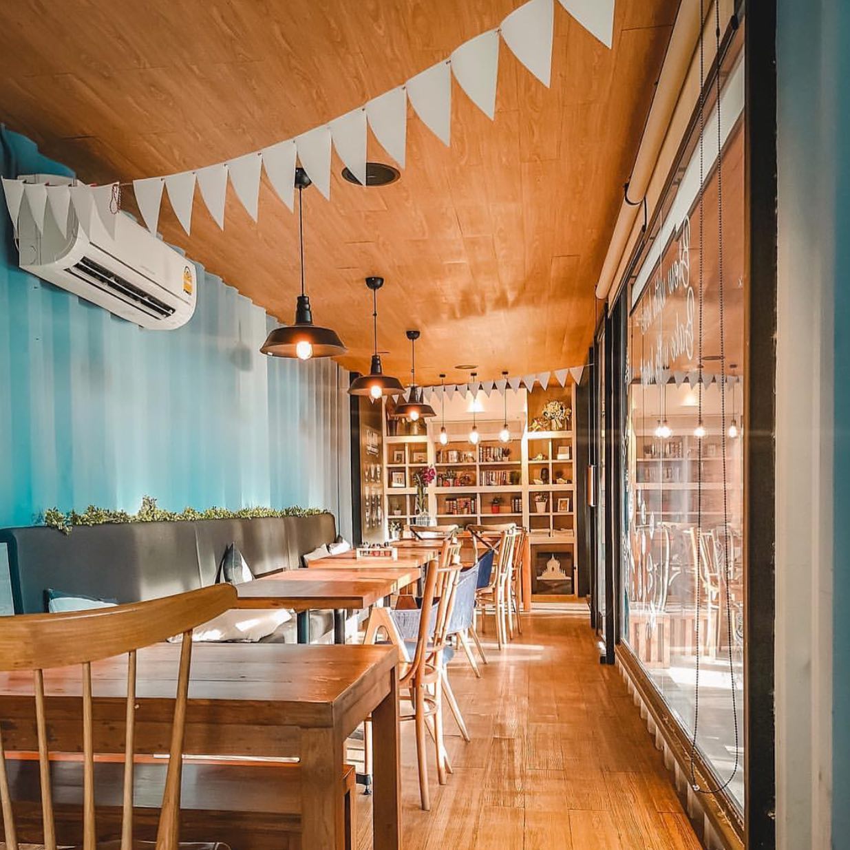 NANA Coffee Roasters, Mmc.bkk, FO SHO BRO, Dear December Cafe, The 66 Cottage, The Black Forest, Bougain Cafe &amp; Crafts, La Mesa Coffee Co., Coffee Station, Gooseberry Coffee Bearing-Lasalle, OOOz.cafe , Shalala Cafe