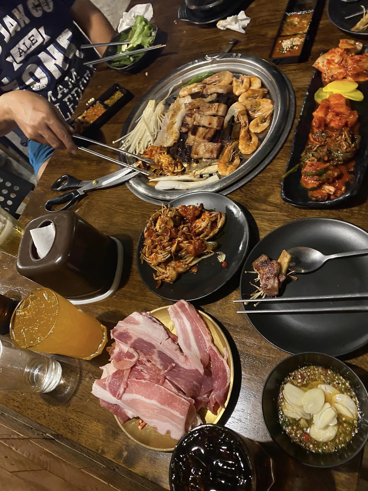 Baan suki, Y.O.U หมูกระทะ, JJANG restaurant and BBQ, ฮ่องเต้ สุกี้-ปิ้งย่าง บุฟเฟ่ต์, สุกี้ตี๋น้อย, สาขาเลียบด่วนเอกมัยรามอินทรา, BestBeef, ปิ้ง-ย่างเทวดา, Happy Suki, 18 มงกุฎ สุกี้-ชาบู, สุกี้ดารา, อร่อยติ่มซำ สุกี้สไตล์ฮ่องกง