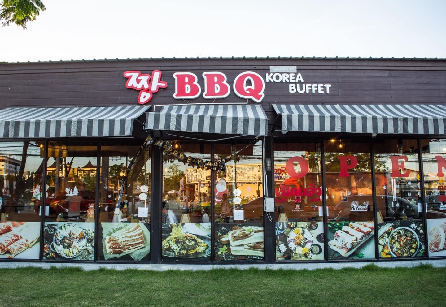 Baan suki, Y.O.U หมูกระทะ, JJANG restaurant and BBQ, ฮ่องเต้ สุกี้-ปิ้งย่าง บุฟเฟ่ต์, สุกี้ตี๋น้อย, สาขาเลียบด่วนเอกมัยรามอินทรา, BestBeef, ปิ้ง-ย่างเทวดา, Happy Suki, 18 มงกุฎ สุกี้-ชาบู, สุกี้ดารา, อร่อยติ่มซำ สุกี้สไตล์ฮ่องกง