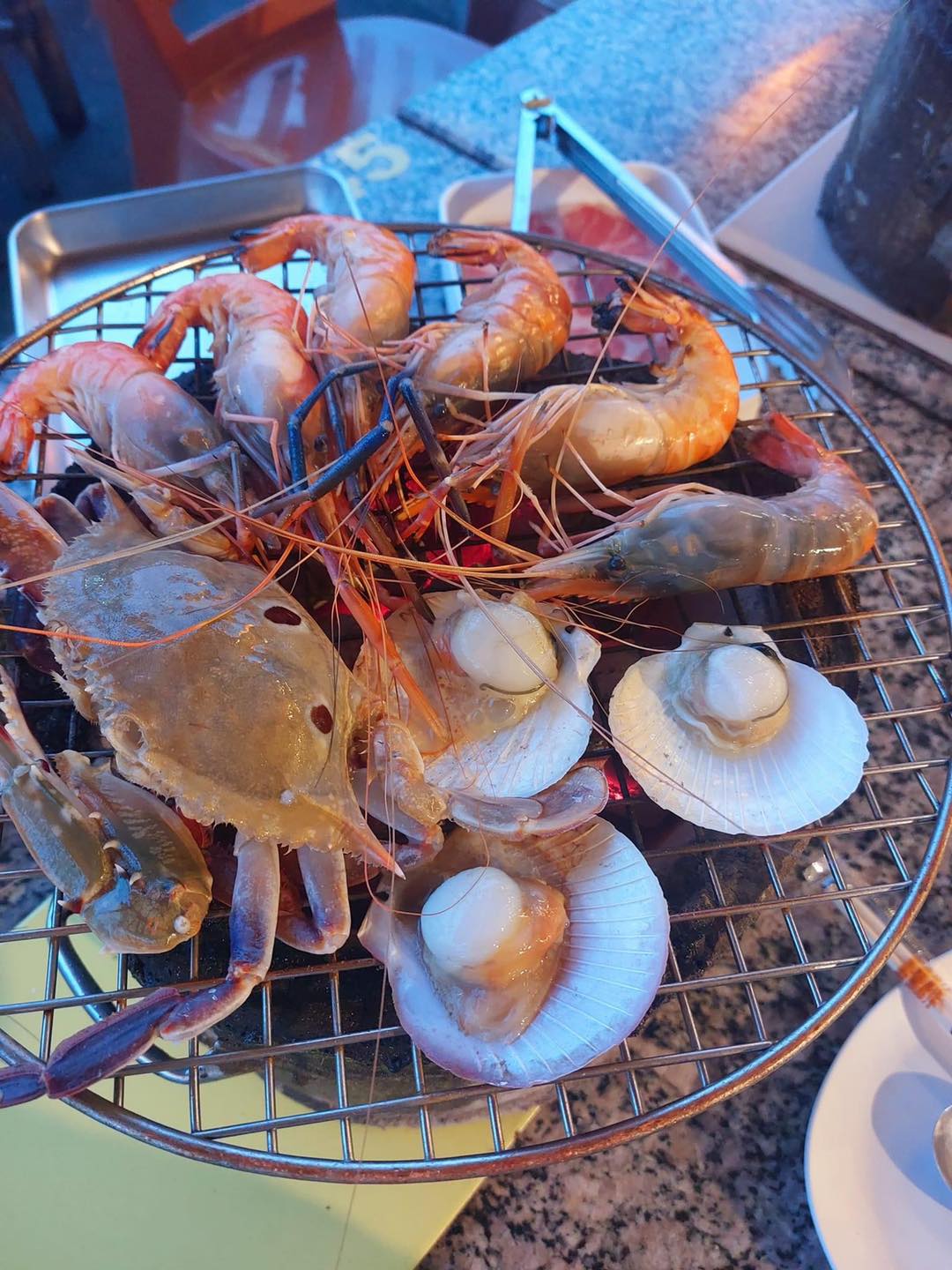 Baan suki, Y.O.U หมูกระทะ, JJANG restaurant and BBQ, ฮ่องเต้ สุกี้-ปิ้งย่าง บุฟเฟ่ต์, สุกี้ตี๋น้อย, สาขาเลียบด่วนเอกมัยรามอินทรา, BestBeef, ปิ้ง-ย่างเทวดา, Happy Suki, 18 มงกุฎ สุกี้-ชาบู, สุกี้ดารา, อร่อยติ่มซำ สุกี้สไตล์ฮ่องกง