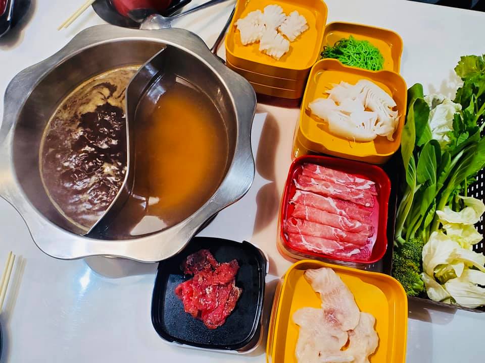 Baan suki, Y.O.U หมูกระทะ, JJANG restaurant and BBQ, ฮ่องเต้ สุกี้-ปิ้งย่าง บุฟเฟ่ต์, สุกี้ตี๋น้อย, สาขาเลียบด่วนเอกมัยรามอินทรา, BestBeef, ปิ้ง-ย่างเทวดา, Happy Suki, 18 มงกุฎ สุกี้-ชาบู, สุกี้ดารา, อร่อยติ่มซำ สุกี้สไตล์ฮ่องกง