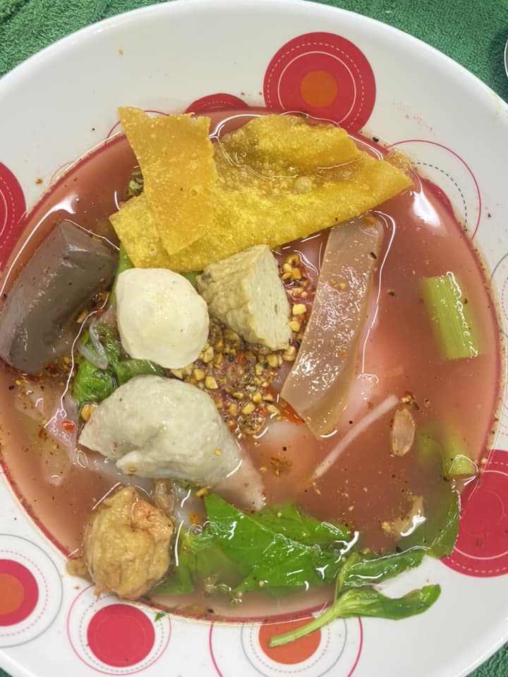 โกวใหญ่ ก๋วยเตี๋ยวหมูต้มยำ, เฮียตี๋ ก๋วยเตี๋ยวลูกชิ้นปลาเย็นตาโฟเยาวราชลาดพร้าววังหิน, ก๋วยเตี๋ยวต้มยำไข่ลาวา, ก๋วยเตี๋ยวเรือ "คนกรุง" สูตรดั้งเดิมยายทองนาค, ก๋วยเตี๋ยวต้มยำหมูบะช่อ มาม่าหม้อไฟ เฮียจู๋-ลาดพร้าว71