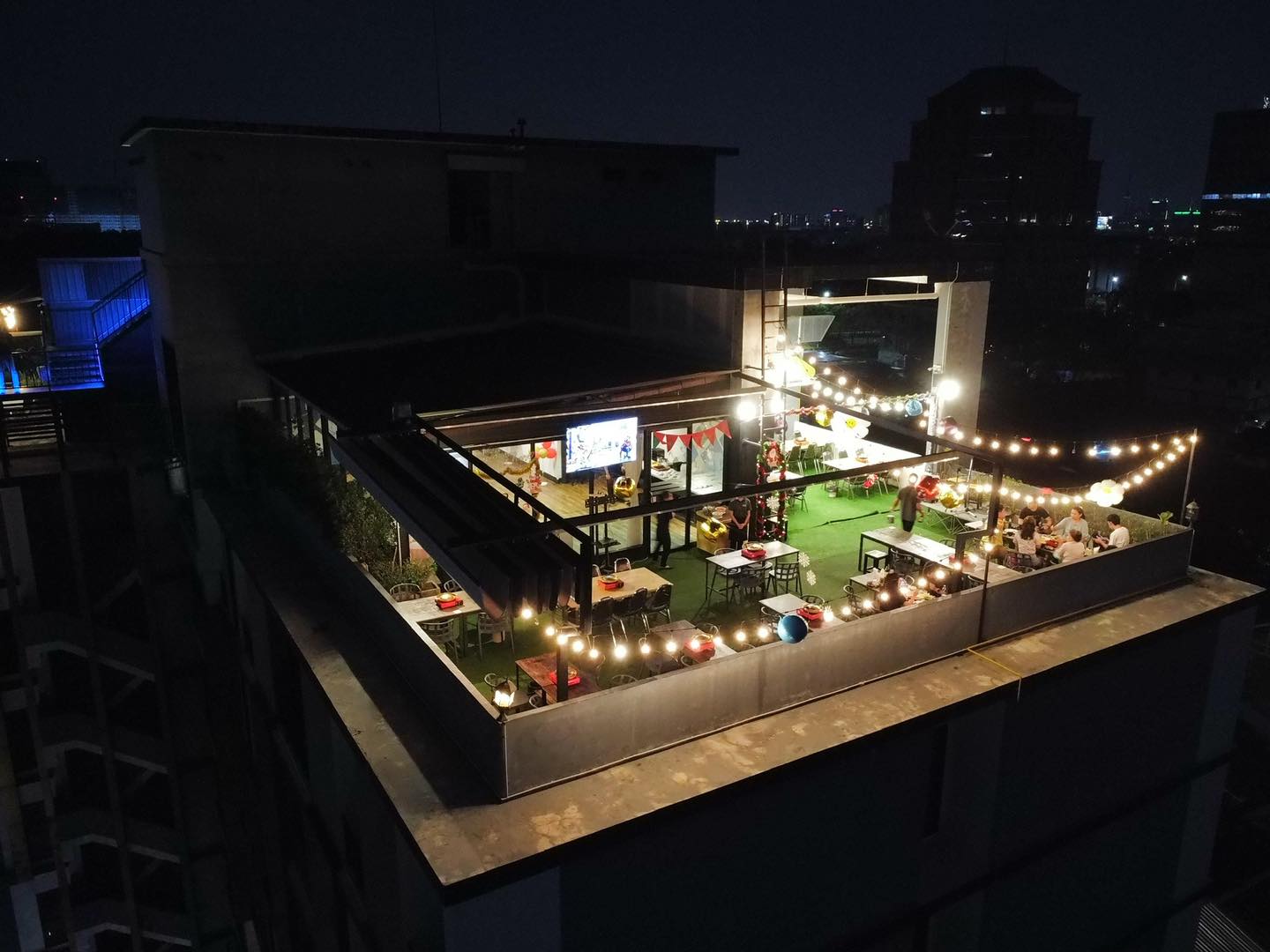 Everyday mookrata & cafe, นั่งปิ้ง หมูกระทะ, Sky grill หมูกระทะ, อารียา หมูกระทะ สาขา 3 รูฟท็อป, หมูกระทะคนรวย, หมูหมึกกุ้ง, Bargyuu, ปิ้งเนย บุฟเฟ่ต์ปิ้งย่างกระทะร้อน อโศก on-the-roof