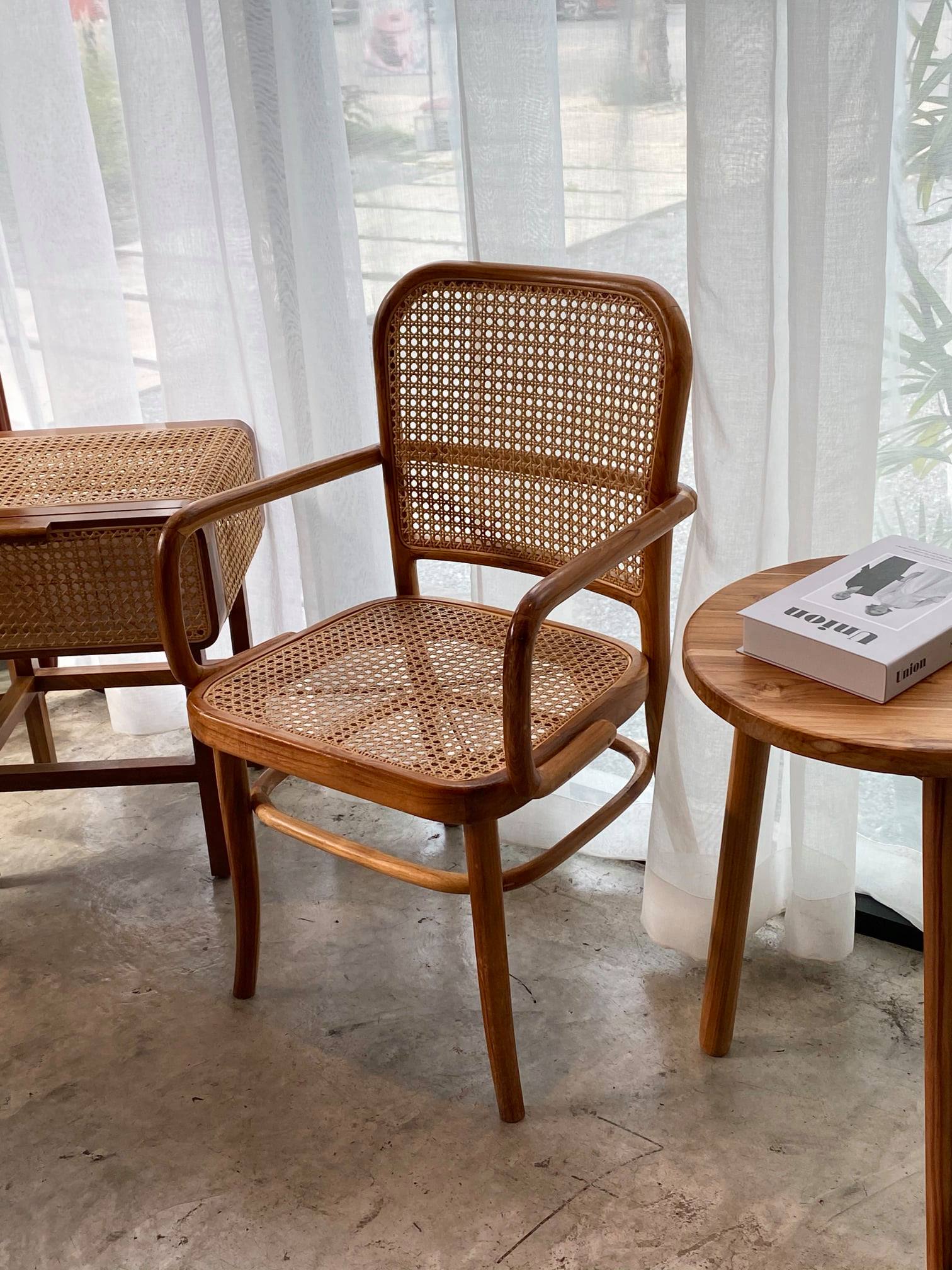 Jolie Cafe, Flat+White Cafe, Buttery Cafe, Glo bkk