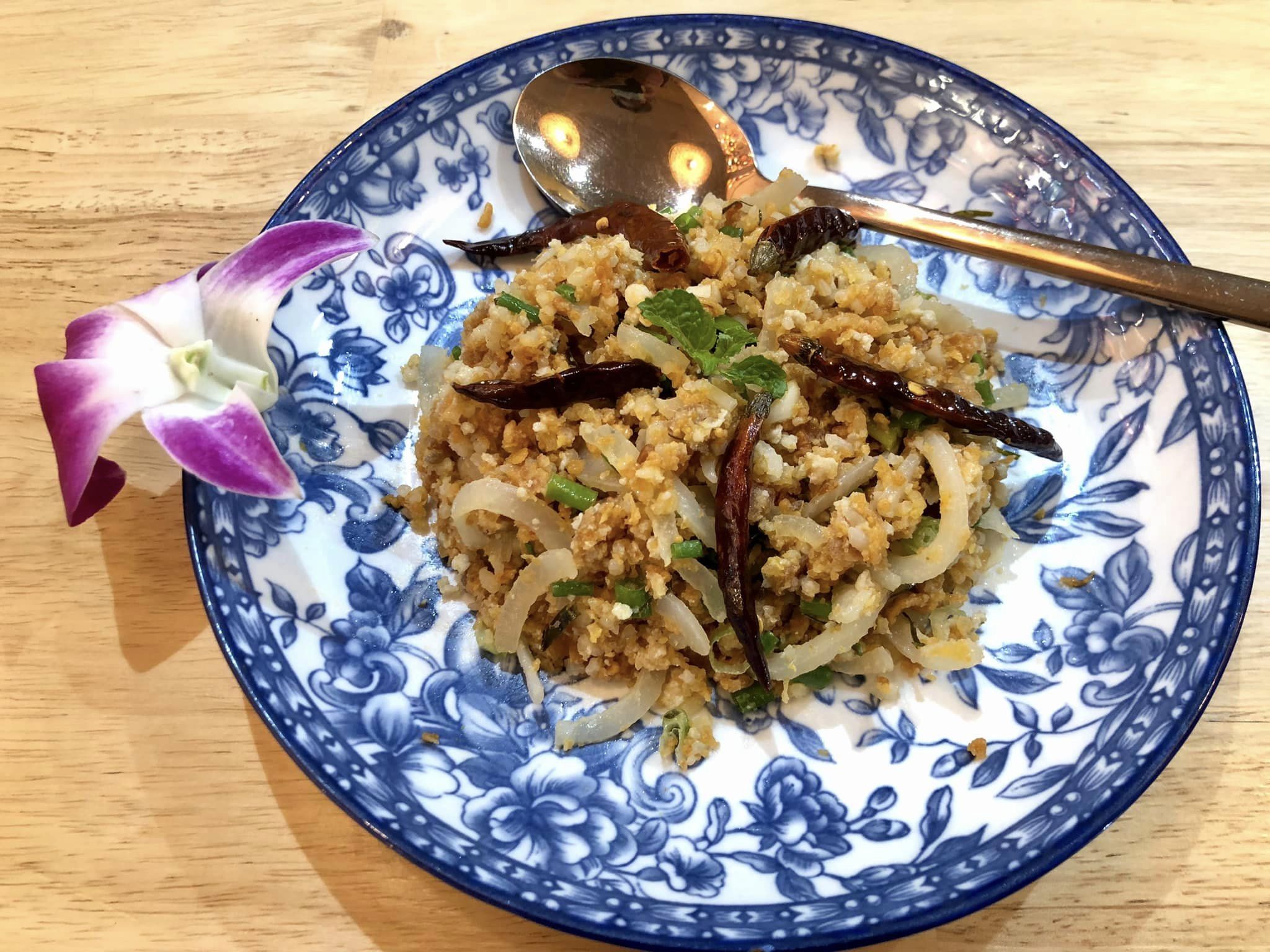 อิ่มเอิบแหนมเนือง, แอมเฮือง อาหารเวียตนาม, M.J. แหนมเนือง หนองคาย พลับพลาชัย, Arunee Cuisine, เชิญตะวัน, คำม่วน แหนมเนือง, สาขาหทัยราษฏร์, บ้านเวียดนาม คลอง4, Winner House, Pho Van, พี่หยองแหนมเนือง, วิลลี่แหนมเนือง Delivery, So Saigon เมืองทองธานี, กรีน แหนมเนือง, Saigon Recipe, Eat Viet, ครัวเมืองเว้ ลาว-ญวน, แหนมเนืองลับแล, แหนมเนืองคุณอ้อ, ลองดู, SAIGON VIETNAMESE RESTAURANT, โรงแรม ASIA HOTEL, VT แหนมเนือง, สาขาพระราม9, MJ แหนมเนืองอาหารเวียดนาม-อีสาน ทวีวัฒนา, ยัมมี่ แหนมเนือง เซ็นจูรี่ อ่อนนุช, Thuyền, แหนมเนืองนายช่าง Delivery