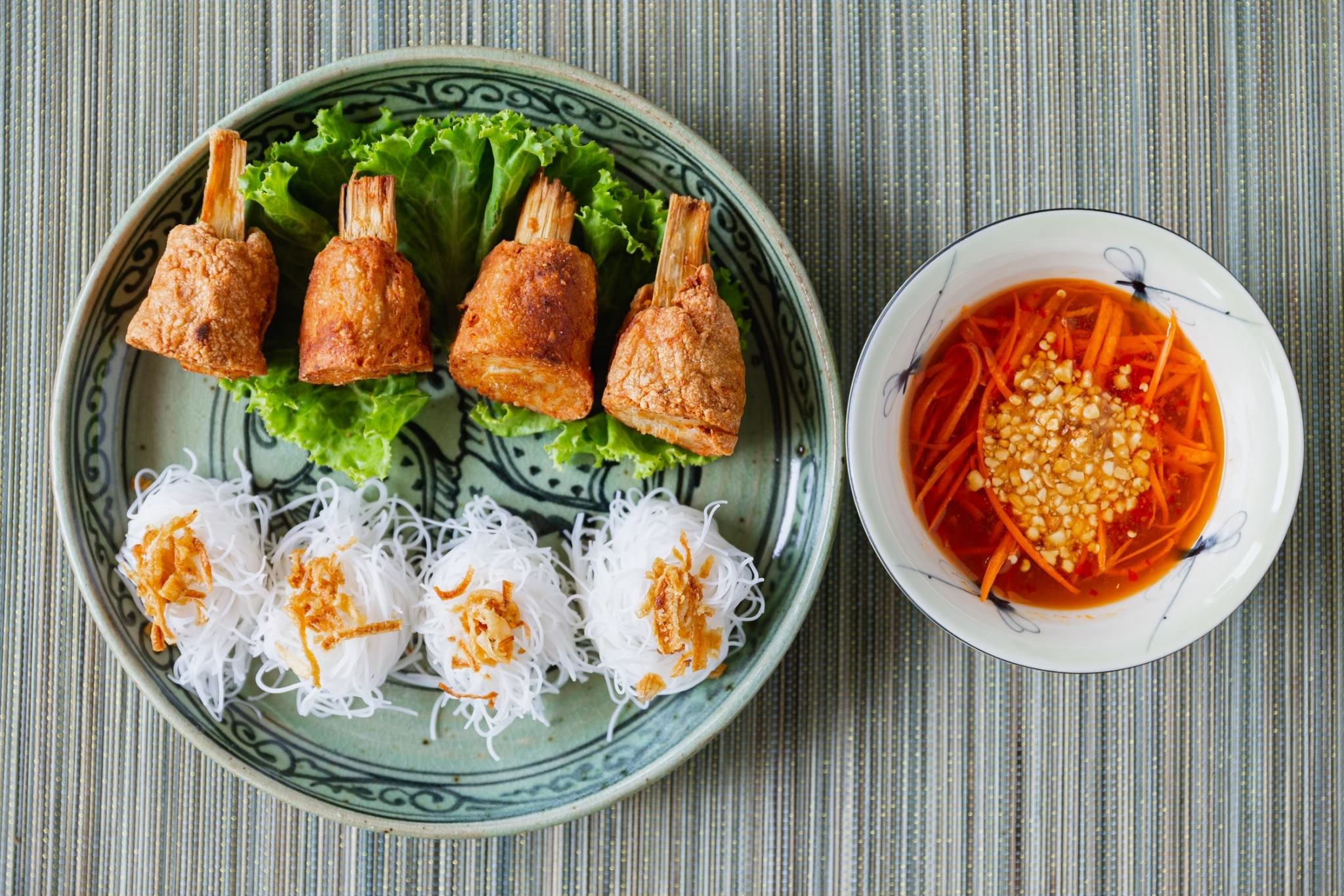 อิ่มเอิบแหนมเนือง, แอมเฮือง อาหารเวียตนาม, M.J. แหนมเนือง หนองคาย พลับพลาชัย, Arunee Cuisine, เชิญตะวัน, คำม่วน แหนมเนือง, สาขาหทัยราษฏร์, บ้านเวียดนาม คลอง4, Winner House, Pho Van, พี่หยองแหนมเนือง, วิลลี่แหนมเนือง Delivery, So Saigon เมืองทองธานี, กรีน แหนมเนือง, Saigon Recipe, Eat Viet, ครัวเมืองเว้ ลาว-ญวน, แหนมเนืองลับแล, แหนมเนืองคุณอ้อ, ลองดู, SAIGON VIETNAMESE RESTAURANT, โรงแรม ASIA HOTEL, VT แหนมเนือง, สาขาพระราม9, MJ แหนมเนืองอาหารเวียดนาม-อีสาน ทวีวัฒนา, ยัมมี่ แหนมเนือง เซ็นจูรี่ อ่อนนุช, Thuyền, แหนมเนืองนายช่าง Delivery