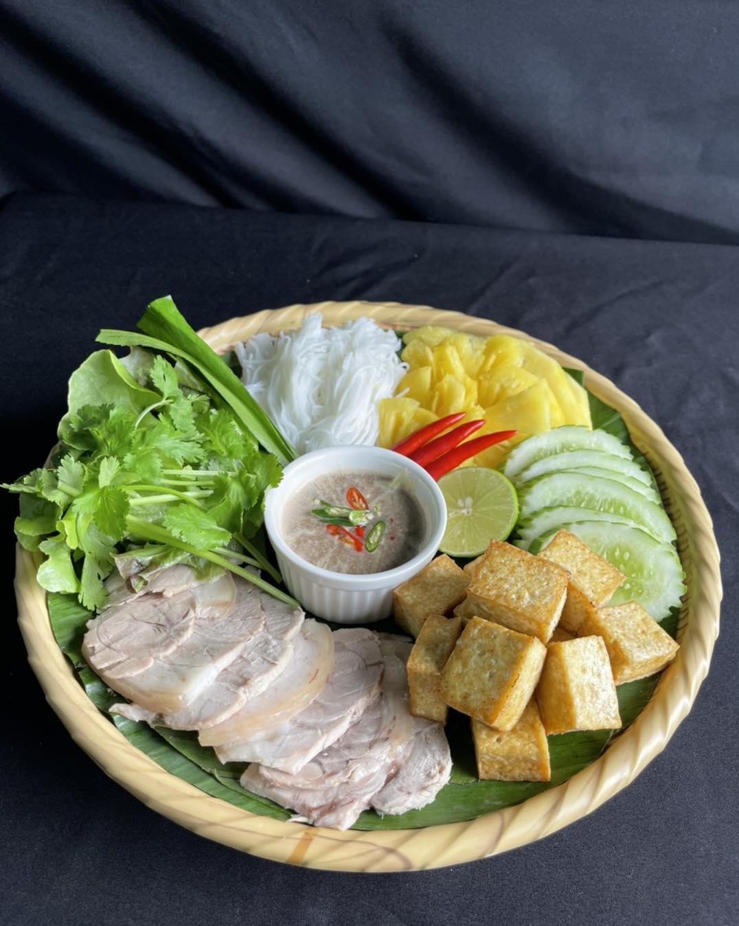 อิ่มเอิบแหนมเนือง, แอมเฮือง อาหารเวียตนาม, M.J. แหนมเนือง หนองคาย พลับพลาชัย, Arunee Cuisine, เชิญตะวัน, คำม่วน แหนมเนือง, สาขาหทัยราษฏร์, บ้านเวียดนาม คลอง4, Winner House, Pho Van, พี่หยองแหนมเนือง, วิลลี่แหนมเนือง Delivery, So Saigon เมืองทองธานี, กรีน แหนมเนือง, Saigon Recipe, Eat Viet, ครัวเมืองเว้ ลาว-ญวน, แหนมเนืองลับแล, แหนมเนืองคุณอ้อ, ลองดู, SAIGON VIETNAMESE RESTAURANT, โรงแรม ASIA HOTEL, VT แหนมเนือง, สาขาพระราม9, MJ แหนมเนืองอาหารเวียดนาม-อีสาน ทวีวัฒนา, ยัมมี่ แหนมเนือง เซ็นจูรี่ อ่อนนุช, Thuyền, แหนมเนืองนายช่าง Delivery