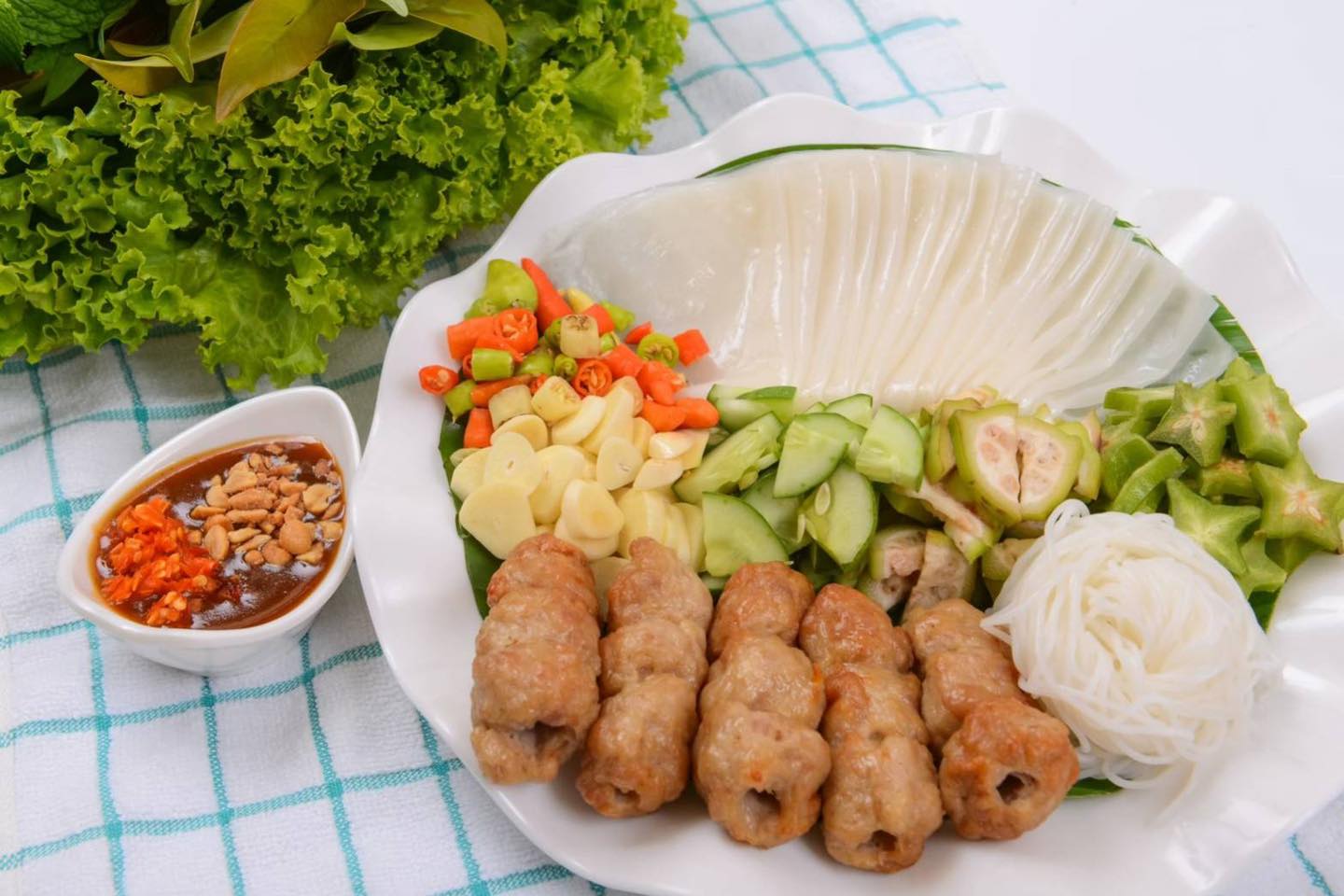 อิ่มเอิบแหนมเนือง, แอมเฮือง อาหารเวียตนาม, M.J. แหนมเนือง หนองคาย พลับพลาชัย, Arunee Cuisine, เชิญตะวัน, คำม่วน แหนมเนือง, สาขาหทัยราษฏร์, บ้านเวียดนาม คลอง4, Winner House, Pho Van, พี่หยองแหนมเนือง, วิลลี่แหนมเนือง Delivery, So Saigon เมืองทองธานี, กรีน แหนมเนือง, Saigon Recipe, Eat Viet, ครัวเมืองเว้ ลาว-ญวน, แหนมเนืองลับแล, แหนมเนืองคุณอ้อ, ลองดู, SAIGON VIETNAMESE RESTAURANT, โรงแรม ASIA HOTEL, VT แหนมเนือง, สาขาพระราม9, MJ แหนมเนืองอาหารเวียดนาม-อีสาน ทวีวัฒนา, ยัมมี่ แหนมเนือง เซ็นจูรี่ อ่อนนุช, Thuyền, แหนมเนืองนายช่าง Delivery