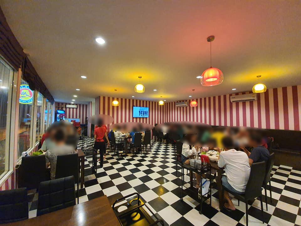 อิ่มเอิบแหนมเนือง, แอมเฮือง อาหารเวียตนาม, M.J. แหนมเนือง หนองคาย พลับพลาชัย, Arunee Cuisine, เชิญตะวัน, คำม่วน แหนมเนือง, สาขาหทัยราษฏร์, บ้านเวียดนาม คลอง4, Winner House, Pho Van, พี่หยองแหนมเนือง, วิลลี่แหนมเนือง Delivery, So Saigon เมืองทองธานี, กรีน แหนมเนือง, Saigon Recipe, Eat Viet, ครัวเมืองเว้ ลาว-ญวน, แหนมเนืองลับแล, แหนมเนืองคุณอ้อ, ลองดู, SAIGON VIETNAMESE RESTAURANT, โรงแรม ASIA HOTEL, VT แหนมเนือง, สาขาพระราม9, MJ แหนมเนืองอาหารเวียดนาม-อีสาน ทวีวัฒนา, ยัมมี่ แหนมเนือง เซ็นจูรี่ อ่อนนุช, Thuyền, แหนมเนืองนายช่าง Delivery