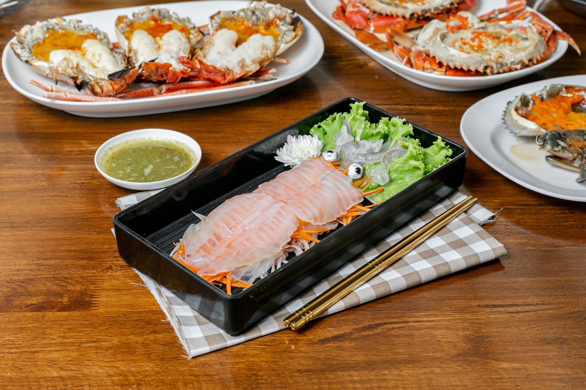 หลังรามฯเมี่ยงปลาเผา, ก๋วยเตี๋ยวกระดูกหมูป้ายเหลือง ลุงจำเนียร, แกงป่า, หนึ่งปูม้าทะเลเผา , โจ๊กข้อไก่ VS., ร้านอาหารจันทน์หอม