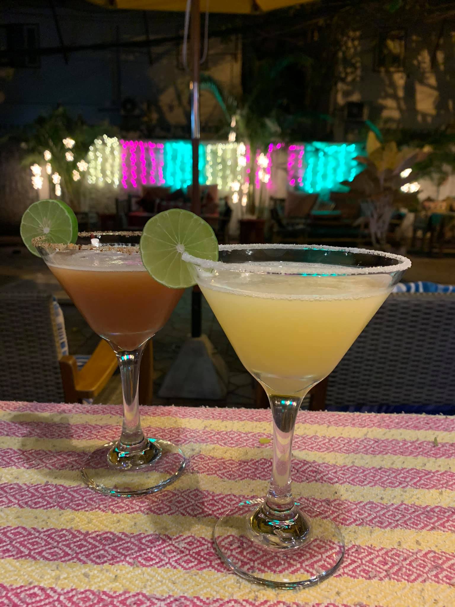 Moonshine Bar, พิซซ่าลันตา Pizza Lanta, Chart Bar, At-Mosphere Rooftop Cafe', Molly, Buddy Beer, Fu Bar, Prime Burger Khaosan, Ranee’s Restaurant, Hippie De Bar
