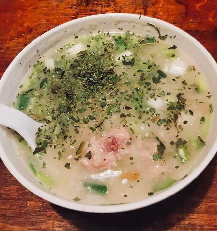 Moonshine Bar, พิซซ่าลันตา Pizza Lanta, Chart Bar, At-Mosphere Rooftop Cafe', Molly, Buddy Beer, Fu Bar, Prime Burger Khaosan, Ranee’s Restaurant, Hippie De Bar