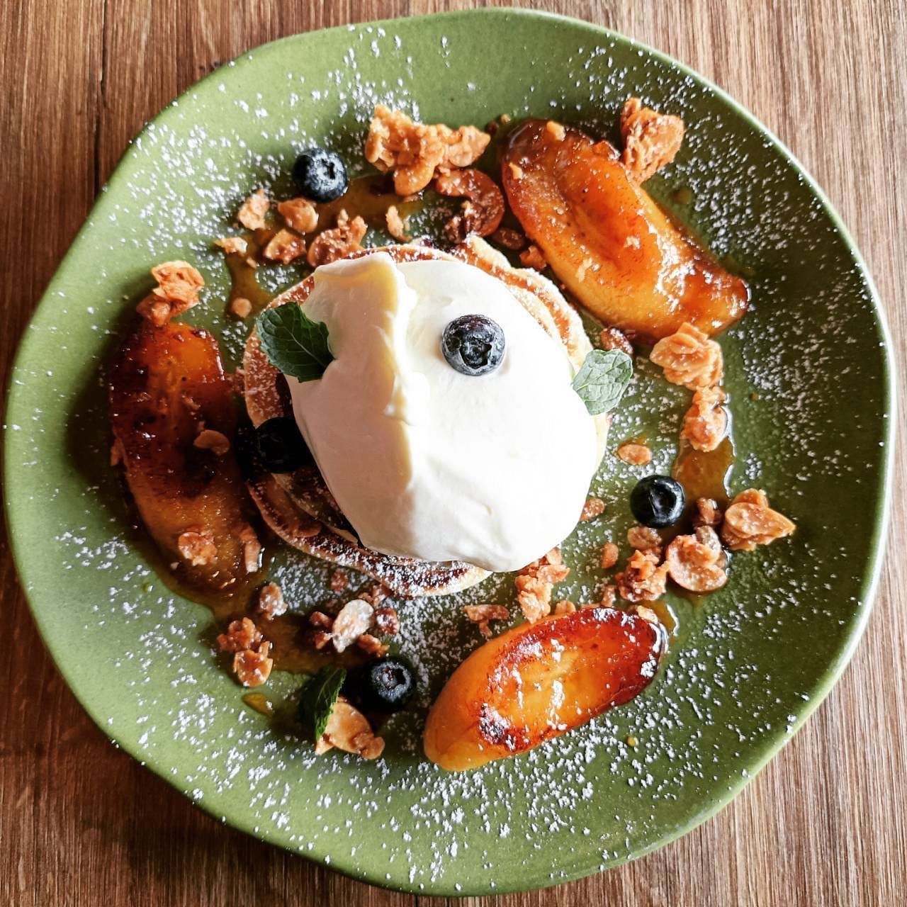 Moonshine Bar, พิซซ่าลันตา Pizza Lanta, Chart Bar, At-Mosphere Rooftop Cafe', Molly, Buddy Beer, Fu Bar, Prime Burger Khaosan, Ranee’s Restaurant, Hippie De Bar