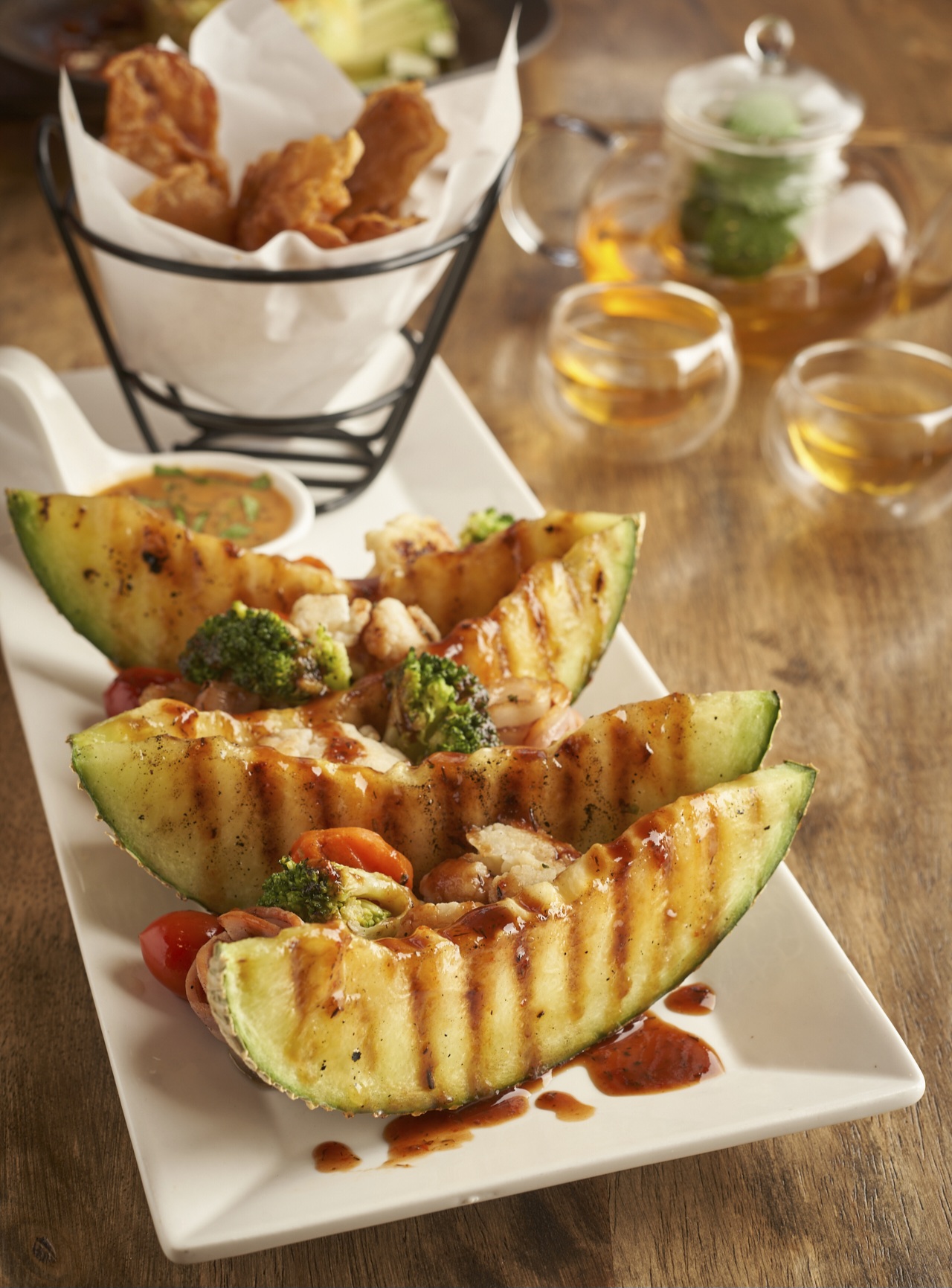 บ้านโพธิ์ริเวอร์ไซด์, ร้านอาหารมธุรสเรือนแพ, Baan Melon Desert, ร้านบ้านเบญฯ, บ้านปูกรรเชียง, ร้านกุ้งนาง, ร้านชวนมา ริมแม่น้ำบางปะกง, ครัวแม่ส้มเกลี้ยง, ครัวปลาเถื่อน, แพเคียงน้ำ, ลุงตีฟและยาย, รวยเรือนแพ, เอกเขนก, ชัยครับ, แพพยงค์ ริมน้ำ, 111/11 บ้านริมคลอง, มีน้ำ มีปลา cafe&amp;restaurant