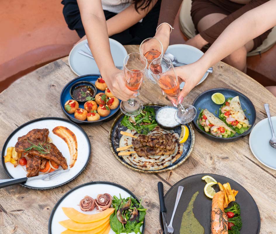 Unplan, ma na cafe', ปลาชุม : Plachum Café &amp; Bistro, Nava House Café - นาวา เฮ้าส์ คาเฟ่, Coffee 123, FarmVille Chachoengsao, บ้านพระจันทร์เวียน, กรีนวิลล์ ผักสลัดเสิร์ฟจากฟาร์ม , D•presso cafe, Baan Melon Desert, Red Cat Cafe ตลาดบ้านใหม่, Lifehouse Cafe &amp; Kitchen, T13 Café