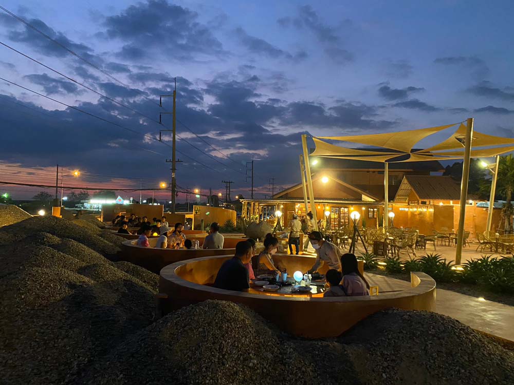 Unplan, ma na cafe', ปลาชุม : Plachum Café &amp; Bistro, Nava House Café - นาวา เฮ้าส์ คาเฟ่, Coffee 123, FarmVille Chachoengsao, บ้านพระจันทร์เวียน, กรีนวิลล์ ผักสลัดเสิร์ฟจากฟาร์ม , D•presso cafe, Baan Melon Desert, Red Cat Cafe ตลาดบ้านใหม่, Lifehouse Cafe &amp; Kitchen, T13 Café