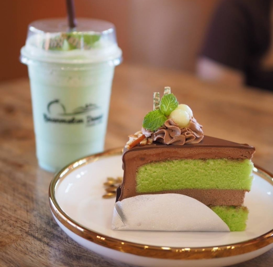 Unplan, ma na cafe', ปลาชุม : Plachum Café &amp; Bistro, Nava House Café - นาวา เฮ้าส์ คาเฟ่, Coffee 123, FarmVille Chachoengsao, บ้านพระจันทร์เวียน, กรีนวิลล์ ผักสลัดเสิร์ฟจากฟาร์ม , D•presso cafe, Baan Melon Desert, Red Cat Cafe ตลาดบ้านใหม่, Lifehouse Cafe &amp; Kitchen, T13 Café