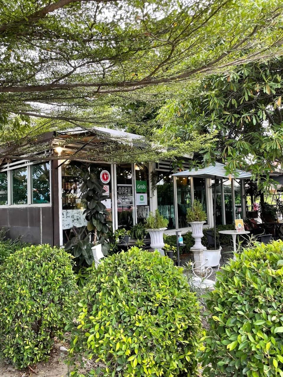 Way Coffee House, Piccolo BangSaen, Peaceful Cafe, Artory.cafe.crafts, Cubbie ‘s, To Die For Coffee, U Cafe &amp; Bakery, A blank coffee, Coffee Train, WON HOUSE, Standtall Coffee, Small House Coffee 