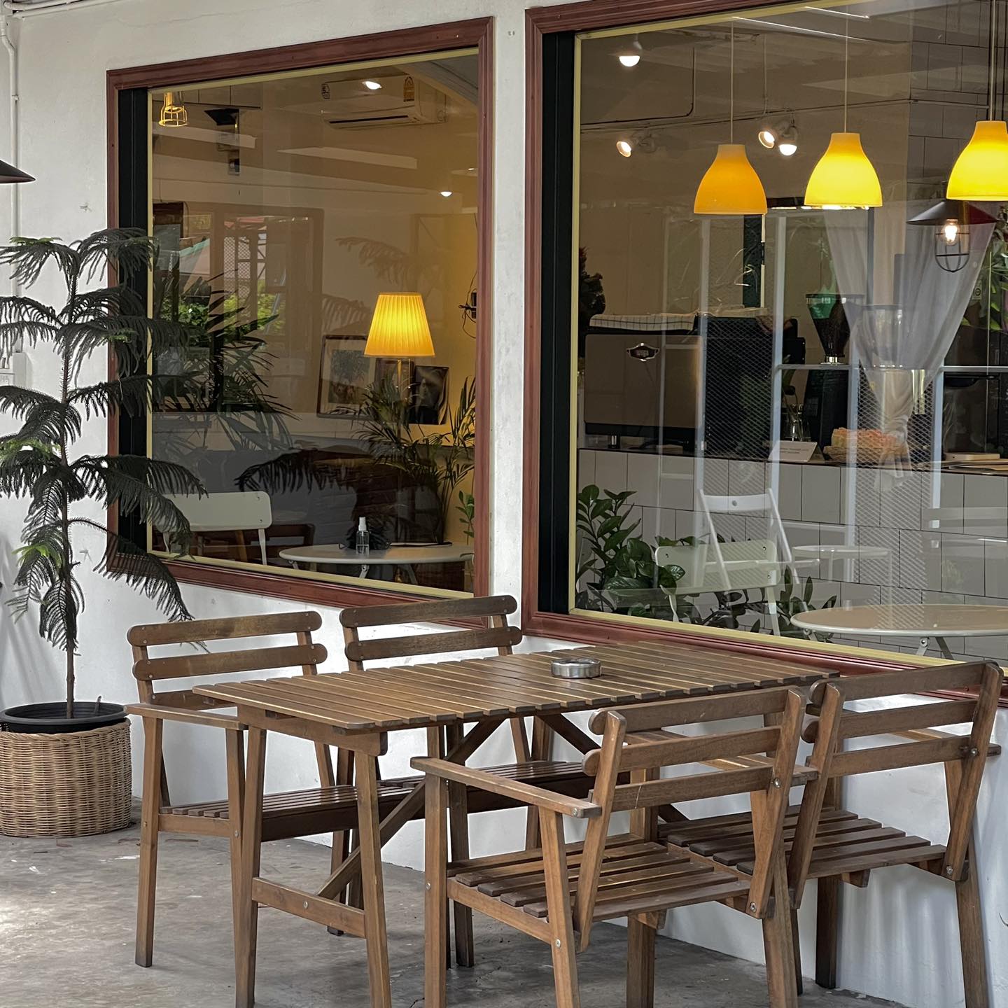 Way Coffee House, Piccolo BangSaen, Peaceful Cafe, Artory.cafe.crafts, Cubbie ‘s, To Die For Coffee, U Cafe &amp; Bakery, A blank coffee, Coffee Train, WON HOUSE, Standtall Coffee, Small House Coffee 