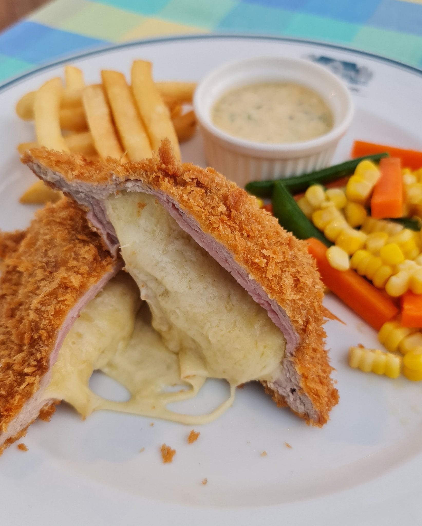 Grande Centre Point Ploenchit, ครัวจำแลง แปลงกาย, Sortrel Sathorn, บ้านน้ำเคียงดิน, ปลาอยู่เย็น, Samsen Villa, ครัวกรุงเทพ, Maldives Maodeep, Waterside Karaoke Restaurant, Little tree, The local Restaurant, Chocolate Ville, Ther Dining &amp; Bar, บ้านสุขนิยม, สวนอาหารบางบัว, แบมบูใหญ่, Craft Home , สวนอาหารซุ้มไผ่ เรโทร