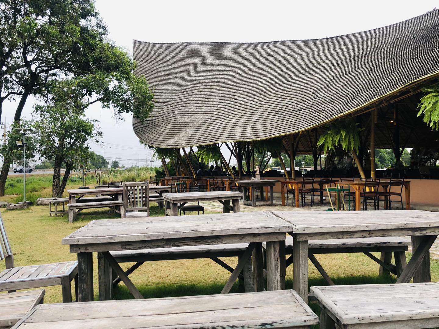 Grande Centre Point Ploenchit, ครัวจำแลง แปลงกาย, Sortrel Sathorn, บ้านน้ำเคียงดิน, ปลาอยู่เย็น, Samsen Villa, ครัวกรุงเทพ, Maldives Maodeep, Waterside Karaoke Restaurant, Little tree, The local Restaurant, Chocolate Ville, Ther Dining &amp; Bar, บ้านสุขนิยม, สวนอาหารบางบัว, แบมบูใหญ่, Craft Home , สวนอาหารซุ้มไผ่ เรโทร