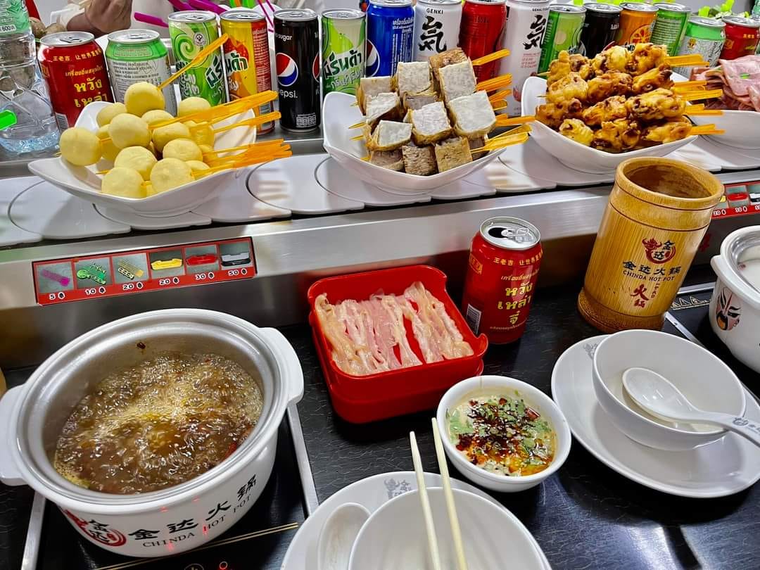 Cypher Gelato, สุกี้จินดา, สาขาลาดพร้าววังหิน, เถ่าชิ่ว น้ำเต้าหู้มือหนึ่ง, เตาถ่าน หมูกระทะ, Unfinished Coffee Roaster, เซี้ยม ก๋วยเตี๋ยวสุโขทัย วังหิน, เครปป้าเฉื่อย, สาขา Plaza Lagoon, เฝอ'54, สาขาลาดพร้าววังหิน 60, ซ้งเป็ดพะโล้, ผัดไทยวังหิน Showปัง, ราดหน้าฟาไฉ, โกวนัน, โกวใหญ่ ก๋วยเตี๋ยวหมูต้มยำ, รัตนา ราชาบะหมี่เกี๊ยวข้าวหมูแดง, ทวีชัยเป็ดพะโล้, กล้วยทอดล้านช้าง, Wood Café, หมูมาไก่ไป, เลิศทิพย์วังหิน, ก๋วยเตี๋ยวต้มยำไข่ลาวา, Buta Shabu, โก โรตีชาชัก ลาดพร้าววังหิน