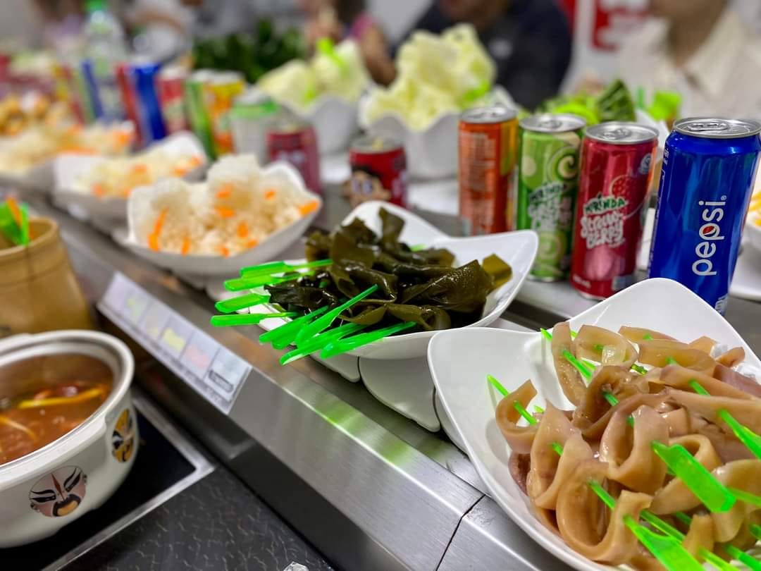 Cypher Gelato, สุกี้จินดา, สาขาลาดพร้าววังหิน, เถ่าชิ่ว น้ำเต้าหู้มือหนึ่ง, เตาถ่าน หมูกระทะ, Unfinished Coffee Roaster, เซี้ยม ก๋วยเตี๋ยวสุโขทัย วังหิน, เครปป้าเฉื่อย, สาขา Plaza Lagoon, เฝอ'54, สาขาลาดพร้าววังหิน 60, ซ้งเป็ดพะโล้, ผัดไทยวังหิน Showปัง, ราดหน้าฟาไฉ, โกวนัน, โกวใหญ่ ก๋วยเตี๋ยวหมูต้มยำ, รัตนา ราชาบะหมี่เกี๊ยวข้าวหมูแดง, ทวีชัยเป็ดพะโล้, กล้วยทอดล้านช้าง, Wood Café, หมูมาไก่ไป, เลิศทิพย์วังหิน, ก๋วยเตี๋ยวต้มยำไข่ลาวา, Buta Shabu, โก โรตีชาชัก ลาดพร้าววังหิน