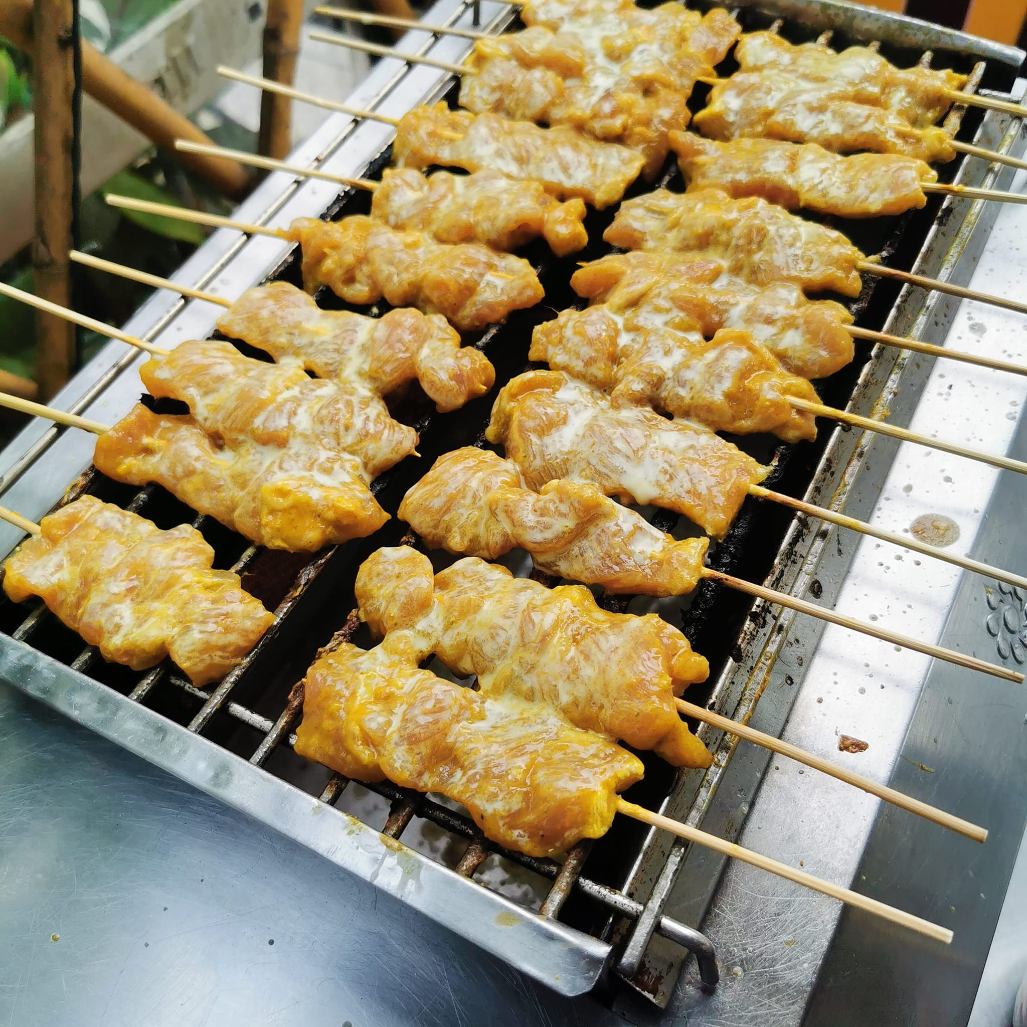 Cypher Gelato, สุกี้จินดา, สาขาลาดพร้าววังหิน, เถ่าชิ่ว น้ำเต้าหู้มือหนึ่ง, เตาถ่าน หมูกระทะ, Unfinished Coffee Roaster, เซี้ยม ก๋วยเตี๋ยวสุโขทัย วังหิน, เครปป้าเฉื่อย, สาขา Plaza Lagoon, เฝอ'54, สาขาลาดพร้าววังหิน 60, ซ้งเป็ดพะโล้, ผัดไทยวังหิน Showปัง, ราดหน้าฟาไฉ, โกวนัน, โกวใหญ่ ก๋วยเตี๋ยวหมูต้มยำ, รัตนา ราชาบะหมี่เกี๊ยวข้าวหมูแดง, ทวีชัยเป็ดพะโล้, กล้วยทอดล้านช้าง, Wood Café, หมูมาไก่ไป, เลิศทิพย์วังหิน, ก๋วยเตี๋ยวต้มยำไข่ลาวา, Buta Shabu, โก โรตีชาชัก ลาดพร้าววังหิน