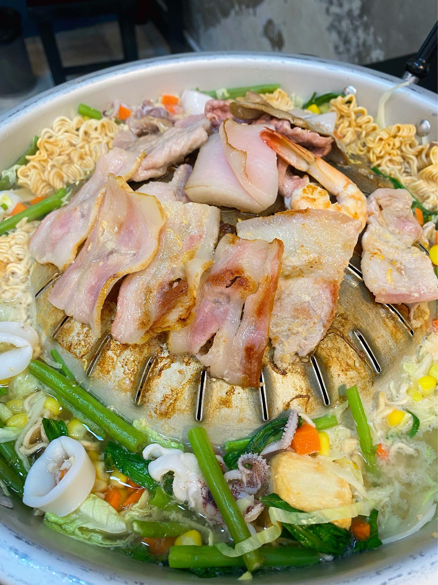 Cypher Gelato, สุกี้จินดา, สาขาลาดพร้าววังหิน, เถ่าชิ่ว น้ำเต้าหู้มือหนึ่ง, เตาถ่าน หมูกระทะ, Unfinished Coffee Roaster, เซี้ยม ก๋วยเตี๋ยวสุโขทัย วังหิน, เครปป้าเฉื่อย, สาขา Plaza Lagoon, เฝอ'54, สาขาลาดพร้าววังหิน 60, ซ้งเป็ดพะโล้, ผัดไทยวังหิน Showปัง, ราดหน้าฟาไฉ, โกวนัน, โกวใหญ่ ก๋วยเตี๋ยวหมูต้มยำ, รัตนา ราชาบะหมี่เกี๊ยวข้าวหมูแดง, ทวีชัยเป็ดพะโล้, กล้วยทอดล้านช้าง, Wood Café, หมูมาไก่ไป, เลิศทิพย์วังหิน, ก๋วยเตี๋ยวต้มยำไข่ลาวา, Buta Shabu, โก โรตีชาชัก ลาดพร้าววังหิน