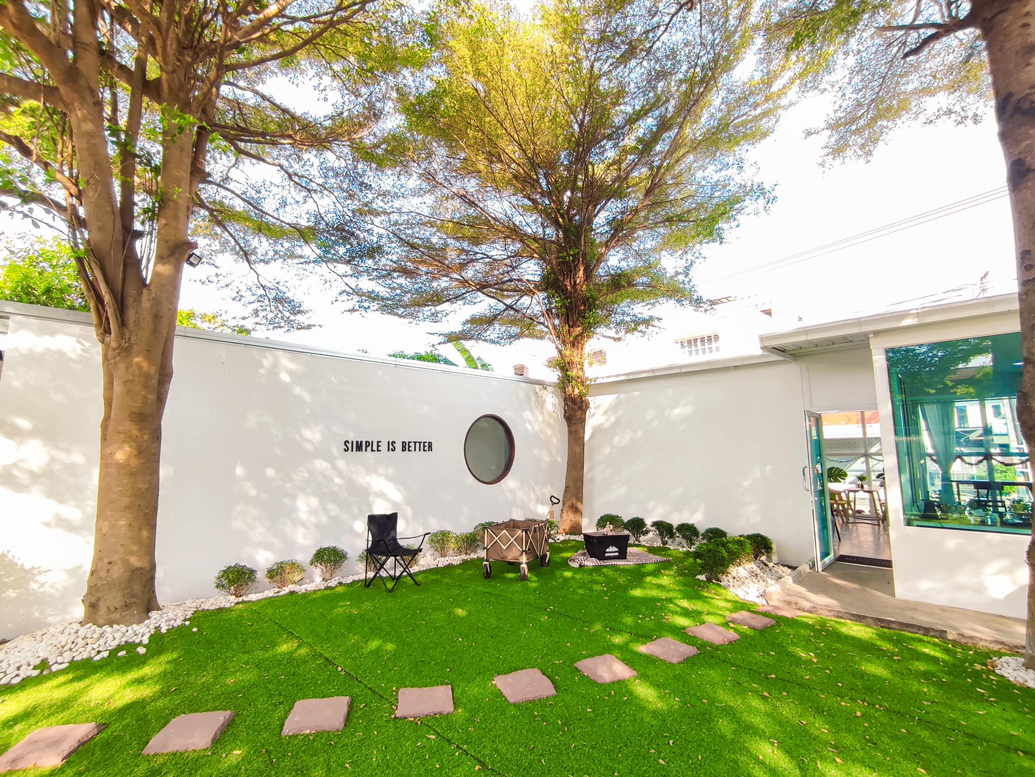 White House Forest, เกษม : KASEM Coffee, Rosie.nak, Luk Labb Coffee, Grande KAFE, KFD in Town, สวรรค์บ้านนา คาเฟ่ Food &amp; Drink, กอหญ้า คาเฟ่, ณ บุ่ง Coffee, polar polar CAFE', Yellow Pumpkin, ร้าน Yellow Pumpkin เปิดบริการตามปกติ 11.00-17.00 น. (ปิดวันพฤหัสบดี), I'm home cafe, ประจำอำเภอ, glinfon, 382 Space Café, La-Moon cafe'