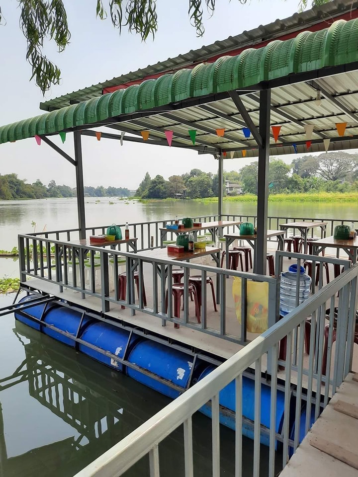 ก๋วยเตี๋ยวเรือในคลอง อยุธยา, กรุงเก่า"เตี๋ยวเรือ", ร้านก๋วยเตี๋ยวเรือโอ่งบนแพริมแม่น้ำน้อย, ก๋วยเตี๋ยวเรือกิมหลวน อยุธยา, ก๋วยเตี๋ยวเรือ ตาลเดี่ยว'เตี๋ยวเรือ, ก๋วยเตี๊ยวลุงแจ๊ะ (บัวหวาน), ร้านก๋วยเตี๋ยวตาไห (คลองท่อ), ก๋วยเตี๋ยวเรือแม่วันดี อยุธยา