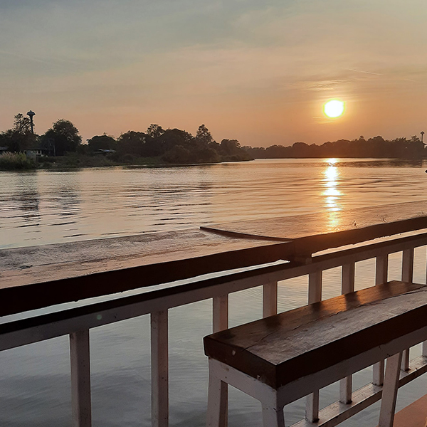 ก๋วยเตี๋ยวเรือในคลอง อยุธยา, กรุงเก่า"เตี๋ยวเรือ", ร้านก๋วยเตี๋ยวเรือโอ่งบนแพริมแม่น้ำน้อย, ก๋วยเตี๋ยวเรือกิมหลวน อยุธยา, ก๋วยเตี๋ยวเรือ ตาลเดี่ยว'เตี๋ยวเรือ, ก๋วยเตี๊ยวลุงแจ๊ะ (บัวหวาน), ร้านก๋วยเตี๋ยวตาไห (คลองท่อ), ก๋วยเตี๋ยวเรือแม่วันดี อยุธยา