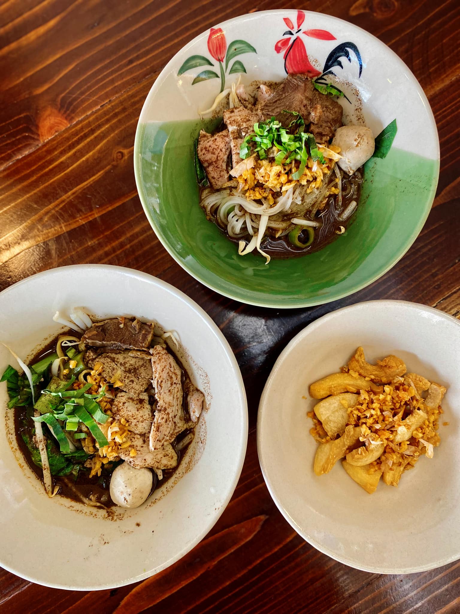 ก๋วยเตี๋ยวเรือในคลอง อยุธยา, กรุงเก่า"เตี๋ยวเรือ", ก๋วยเตี๋ยวเรือลวกปากริมคลอง & หมูกะทะ อยุธยา, ก๋วยเตี๋ยวเรืออยุธยา-โอชินสูตรโบราณ, ร้านก๋วยเตี๋ยวเรือโอ่งบนแพริมแม่น้ำน้อย, ก๋วยเตี๋ยวเรือกิมหลวน อยุธยา, ก๋วยเตี๋ยวเรือ ตาลเดี่ยว'เตี๋ยวเรือ, ก๋วยเตี๊ยวลุงแจ๊ะ (บัวหวาน), ร้านก๋วยเตี๋ยวตาไห (คลองท่อ), ก๋วยเตี๋ยวเรือแม่วันดี อยุธยา, ก๋วยเตี๋ยวเรือแม่ต่วม อยุธยา, ก๋วยเตี๋ยวเรือ เสือร้องไห้, ก๋วยเตี๋ยวเรือ "รสโจ๊ะ" ป้าไวท์, ก๋วยเตี๋ยวเรืออยุธยา ป้าษา2, ก๋วยเตี๋ยววัดใหญ่, ก๋วยเตี๋ยวเรือห้อยขา อยุธยา, ก๋วยเตี๋ยวเรือนายอ๊อฟ สูตร”ยายจง”รสดั้งเดิม, ไทยเทวา ก๋วยเตี๋ยวเรืออยุธยา, ต้อยตลาดแตก สาขาใหญ่ ก๋วยเตี๋ยวเรืออยุธยา