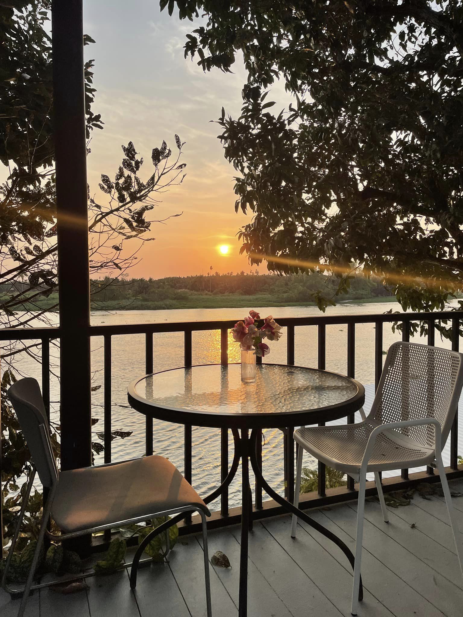 เรือนชายน้ำ Cafe&amp;Restaurant, ban.jingjo, See Sea Sun - แบบง่ายๆ, ขวัญข้าว ริเวอร์ไซด์, The sunflower cafe, KokoroCafe', FREJA Coffee &amp; Co, Rays River Cafe, Behind The Beans, พร้าวหอมคาเฟ่, Kinlamoon, House Cafe', บ้านสวนพาฝัน, La Bella Cafe, PakPap Cafe, ขมุน คาเฟ่ มหาชัย, Baanthaicafe, ดีกัน คาเฟ่, COCO CAFE'