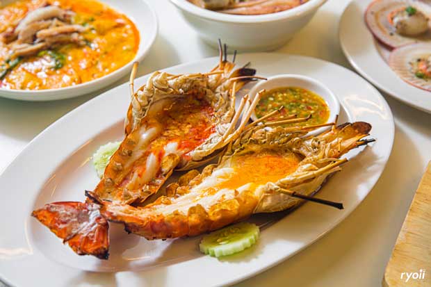 เจ๊โอว, กุยช่ายอาแปะเจ้าเก่า, มณีจ๋า ซีฟู้ด, ตุ้งแฉ่เตาถ่าน, เสน่ห์ ลาบก้อย, ต้าเสี่ยวหม่าล่า, อั่งเป่าหม่าล่าชาบู, ซ้งเป็ดพะโล้, สาขาสามย่าน, Engchuan Chufang, สมบูรณ์โภชนา, สาขาบรรทัดทอง, เอ๋ ซีฟู้ด, ทับทิม, พาข้าว-บรรทัดทอง, ก๋วยเตี๋ยวเอี่ยมน้อย, โจ๊กสามย่าน, สาขาบรรทัดทอง, เจ๊เกียง, เช็งซิมอี๊, สาขาสเตเดียมวัน, ลูกชิ้นปลาบรรทัดทอง, แหลกไม่แหลก, Kemuri, หมูสะเต๊ะ ซีอิ๊วดำ มิ้งโภชนา, ยำเจ้ศรี, น้ำเต้าหู้เจ๊วรรณ, ตั้งซุ่ยเฮงโภชนา, ปังเด็ด, สาขาบรรทัดทอง, ท่าน้ำนัว Thanamnua, บัวลอยปริญญา ลาวาไส้ทะลัก, รสดีเด็ด บ้านคุณนพ, Roddeeded BAAN KHUN NOP, ทวีโชคหมูกะทะ สาขา9 บรรทัดทอง