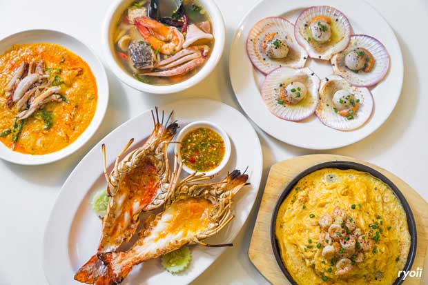 เจ๊โอว, กุยช่ายอาแปะเจ้าเก่า, มณีจ๋า ซีฟู้ด, ตุ้งแฉ่เตาถ่าน, เสน่ห์ ลาบก้อย, ต้าเสี่ยวหม่าล่า, อั่งเป่าหม่าล่าชาบู, ซ้งเป็ดพะโล้, สาขาสามย่าน, Engchuan Chufang, สมบูรณ์โภชนา, สาขาบรรทัดทอง, เอ๋ ซีฟู้ด, ทับทิม, พาข้าว-บรรทัดทอง, ก๋วยเตี๋ยวเอี่ยมน้อย, โจ๊กสามย่าน, สาขาบรรทัดทอง, เจ๊เกียง, เช็งซิมอี๊, สาขาสเตเดียมวัน, ลูกชิ้นปลาบรรทัดทอง, แหลกไม่แหลก, Kemuri, หมูสะเต๊ะ ซีอิ๊วดำ มิ้งโภชนา, ยำเจ้ศรี, น้ำเต้าหู้เจ๊วรรณ, ตั้งซุ่ยเฮงโภชนา, ปังเด็ด, สาขาบรรทัดทอง, ท่าน้ำนัว Thanamnua, บัวลอยปริญญา ลาวาไส้ทะลัก, รสดีเด็ด บ้านคุณนพ, Roddeeded BAAN KHUN NOP, ทวีโชคหมูกะทะ สาขา9 บรรทัดทอง