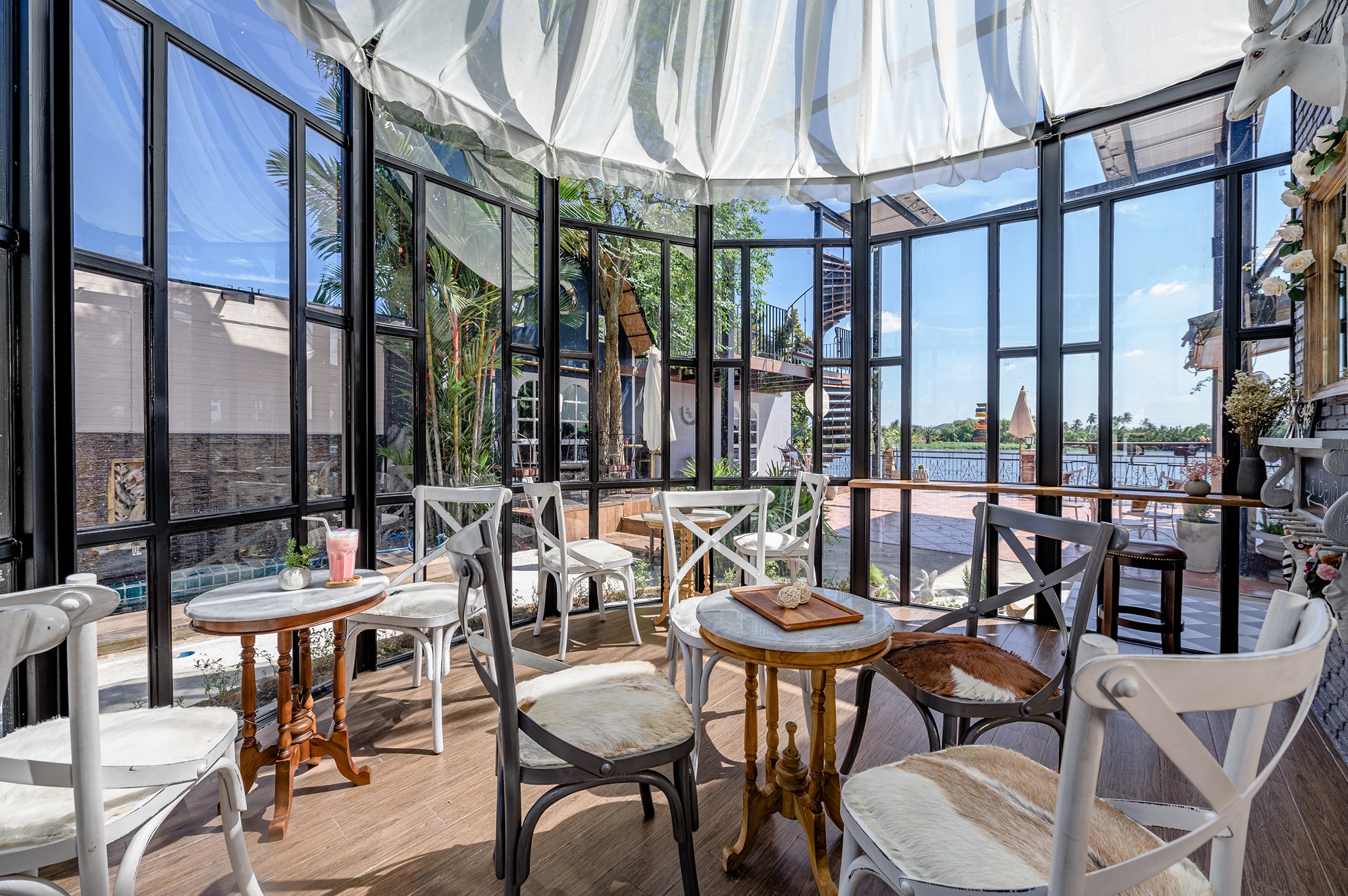 เรือนชายน้ำ Cafe&amp;Restaurant, ban.jingjo, See Sea Sun - แบบง่ายๆ, ขวัญข้าว ริเวอร์ไซด์, The sunflower cafe, KokoroCafe', FREJA Coffee &amp; Co, Rays River Cafe, Behind The Beans, พร้าวหอมคาเฟ่, Kinlamoon, House Cafe', บ้านสวนพาฝัน, La Bella Cafe, PakPap Cafe, ขมุน คาเฟ่ มหาชัย, Baanthaicafe, ดีกัน คาเฟ่, COCO CAFE'