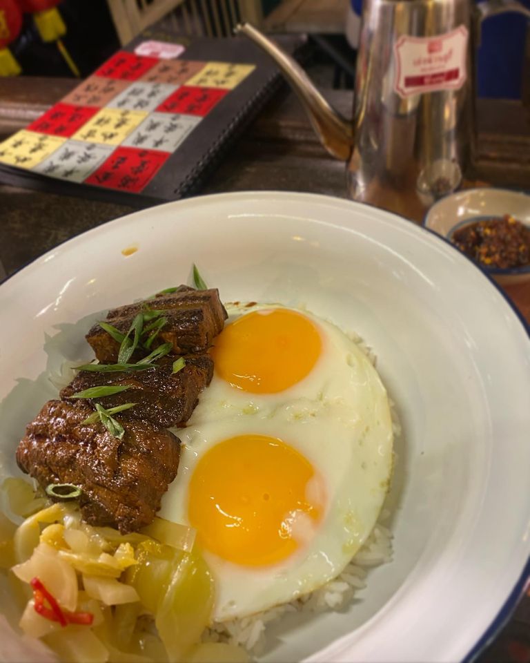 เจ๊โอว, กุยช่ายอาแปะเจ้าเก่า, มณีจ๋า ซีฟู้ด, ตุ้งแฉ่เตาถ่าน, เสน่ห์ ลาบก้อย, ต้าเสี่ยวหม่าล่า, อั่งเป่าหม่าล่าชาบู, ซ้งเป็ดพะโล้, สาขาสามย่าน, Engchuan Chufang, สมบูรณ์โภชนา, สาขาบรรทัดทอง, เอ๋ ซีฟู้ด, ทับทิม, พาข้าว-บรรทัดทอง, ก๋วยเตี๋ยวเอี่ยมน้อย, โจ๊กสามย่าน, สาขาบรรทัดทอง, เจ๊เกียง, เช็งซิมอี๊, สาขาสเตเดียมวัน, ลูกชิ้นปลาบรรทัดทอง, แหลกไม่แหลก, Kemuri, หมูสะเต๊ะ ซีอิ๊วดำ มิ้งโภชนา, ยำเจ้ศรี, น้ำเต้าหู้เจ๊วรรณ, ตั้งซุ่ยเฮงโภชนา, ปังเด็ด, สาขาบรรทัดทอง, ท่าน้ำนัว Thanamnua, บัวลอยปริญญา ลาวาไส้ทะลัก, รสดีเด็ด บ้านคุณนพ, Roddeeded BAAN KHUN NOP, ทวีโชคหมูกะทะ สาขา9 บรรทัดทอง