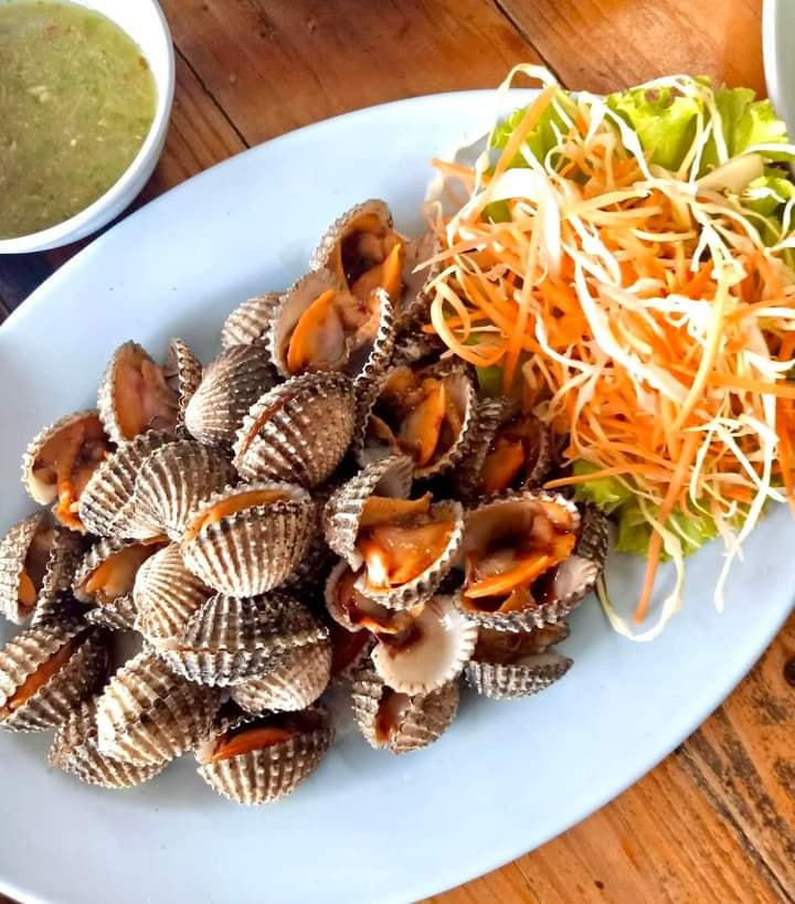 ครัวลุงมันซีฟู้ด, ตั้งฉ่ายซีฟู้ด, บ้านไร่น้ำอิง, พรทะเลซีฟู้ด, ศิริกัญญาซีฟู๊ด, ผึ้งทะเลเผา เบอร์ 9, ครัวป้ายืนซีฟู้ด, นู๋ยาซีฟู้ดชะอำ, ครัวเม็ดทราย, บ้านครัวทะเล, ครัวห้วยทราย, Platoo Restaurant, ครัวป้าเฉลียว, ร้านครัวพี่เปี๊ยก บางควาย