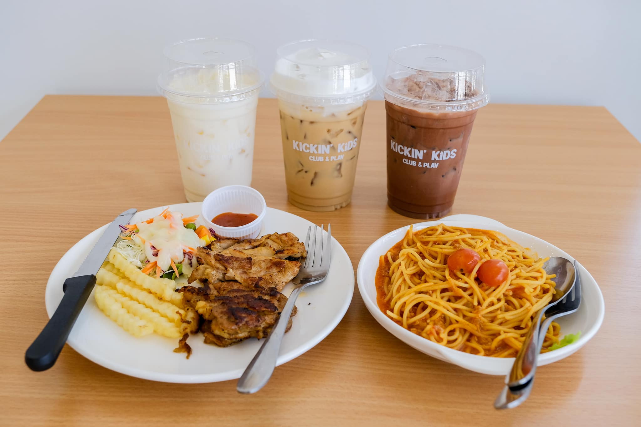 Kiddies’ House, ม้าก้านกล้วย คิดส์คาเฟ่, Little sheep kids cafe, Kickinkids, Moana Cafe, Organika Cafe and Play, Little Barn Kids Cafe, Pumpkin Art Town, DUBUA CAFE, FARM LUCK, Dressage Horse Café, Buttercup, Mari go round