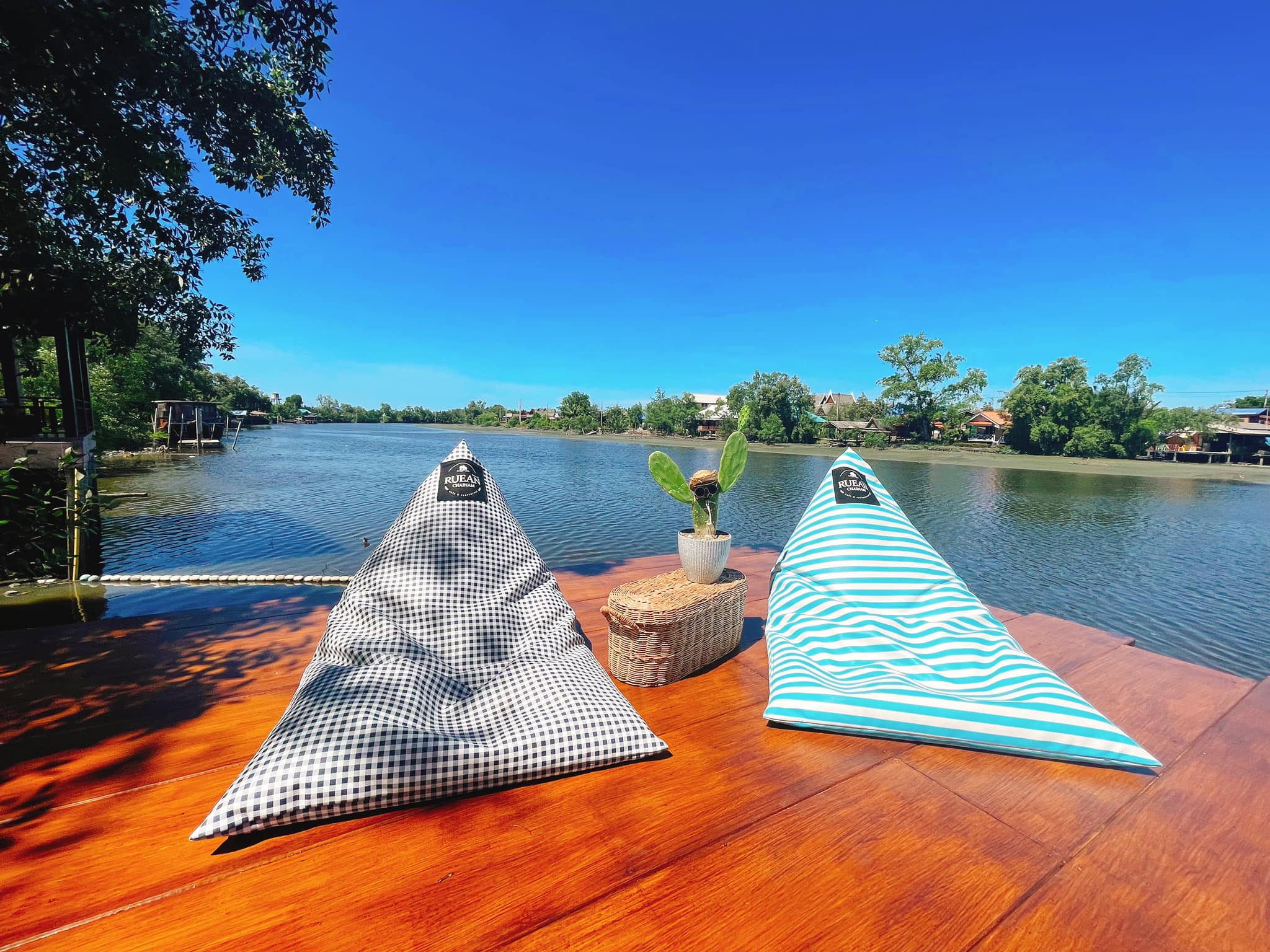 เรือนชายน้ำ Cafe&amp;Restaurant, ban.jingjo, See Sea Sun - แบบง่ายๆ, ขวัญข้าว ริเวอร์ไซด์, The sunflower cafe, KokoroCafe', FREJA Coffee &amp; Co, Rays River Cafe, Behind The Beans, พร้าวหอมคาเฟ่, Kinlamoon, House Cafe', บ้านสวนพาฝัน, La Bella Cafe, PakPap Cafe, ขมุน คาเฟ่ มหาชัย, Baanthaicafe, ดีกัน คาเฟ่, COCO CAFE'