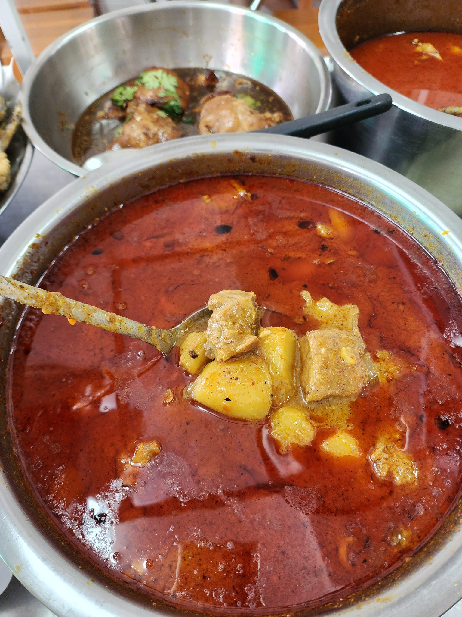 Luka Bangkok, ขาหมูตรอกซุงบางรัก เจ้าเก่า, Panna Sourdough, ก๋วยจั๊บน้ำข้น วัดแขก, อาม้าเบเกอรี่, ลาบเป็ด สีลมซอย9, ครัว"อร๊อย-อร่อย", ไต๋ตง หูฉลาม ถนน ปั้น สีลม, Printa Cafe, Mama Mia Bangkok