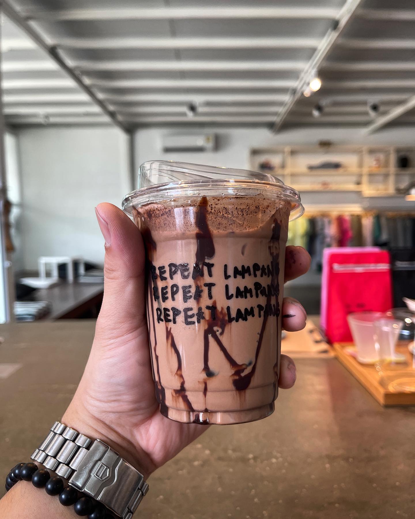 Mixirista Lampang, TIN’N, Wooden House Cafe', Karpenter cafe&amp;bake, Secret Garden Cafe, บ้านนอกคาเฟ่, Kin Cafe' Lampang, ณ หิรัญ คาเฟ่, Himwang Café, ไอหย๋า ปังนม, Dezato Cafe, อาร์มแชร์ คาเฟ่, โก๋กาแฟ ธรรมดาเป็นพิเศษ, Nalalin Home Cafe-Lampang, NOP Cafe&amp;Bistro, ก๋างต้ง, Moungngwezin