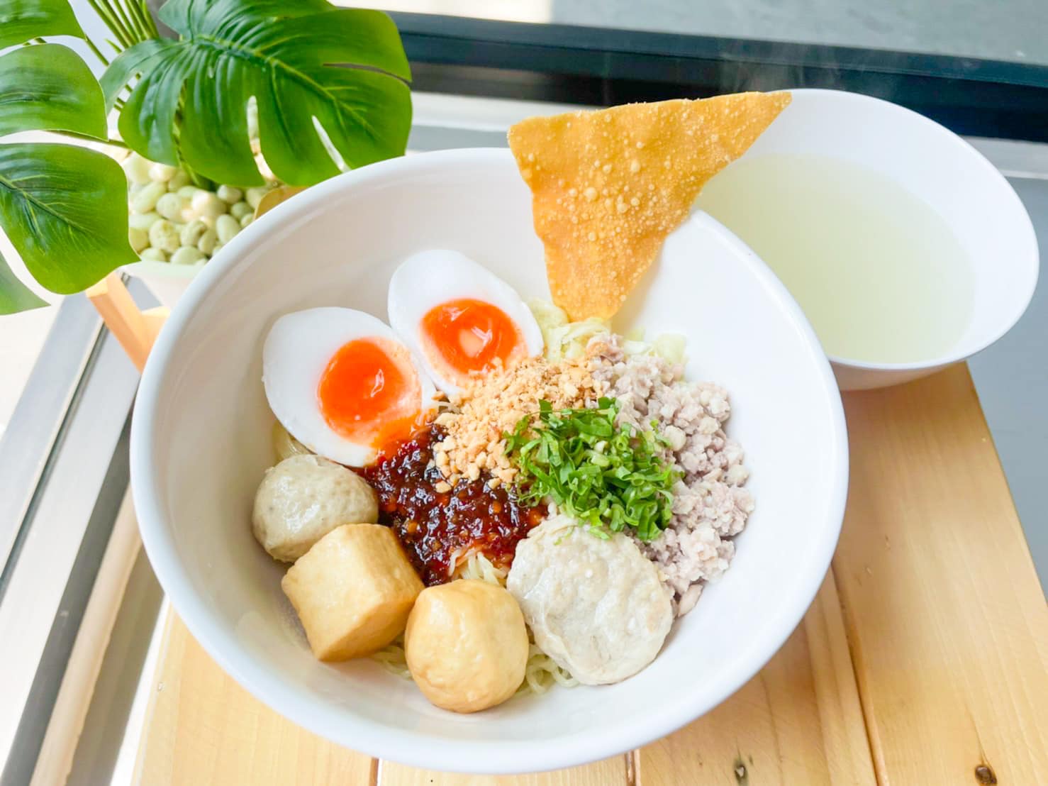 นิยมบุฟเฟ่ต์ ก๋วยเตี๋ยวไก่มะระ, ก๋วยเตี๋ยวเรือ จ้าวคุณ Jaokhun ปากน้ำ สมุทรปราการ, นายท่าน, เฮียปิงลูกชิ้นปลาหมึก, สำรวยก๋วยเตี๋ยวเนื้อ วัดอโศการาม, ก๋วยเตี๋ยวเรือเติมบุญ, ก๋วยเตี๋ยวปลื้ม เนื้อตุ๋น หมูตุ๋น, ก๋วยเตี๋ยวเนื้อ เจ๊หงษ์ แพรกษา, ก๋วยเตี๋ยวเป็ดเจ๊เต็ง, ต.รุ่งโรจน์ ลูกชิ้นปลา, เนื้อตุ๋น แม่ประคำ อร่อยที่สุดในโลก 24 ชม., เจ๊ลี ก๋วยเตี๋ยวเรืออยุธยา รสเด็ด, ติ๋มก๋วยเตี๋ยวเป็ด, ก๋วยเตี๋ยวลูกชิ้นยักษ์ - สะพานเขียว, ก๋วยเตี๋ยวดาวทอง, ก๋วยเตี๋ยวข้ามฟาก, สถานีรถไฟฟ้าทิพวัล-แบริ่งเก่า, ก๋วยเตี๋ยวเรือตรากบ ปั๊ม ปตท.สมจิตร, เจ๊ดา ก๋วยเตี๋ยวเป็ด ปากน้ำ