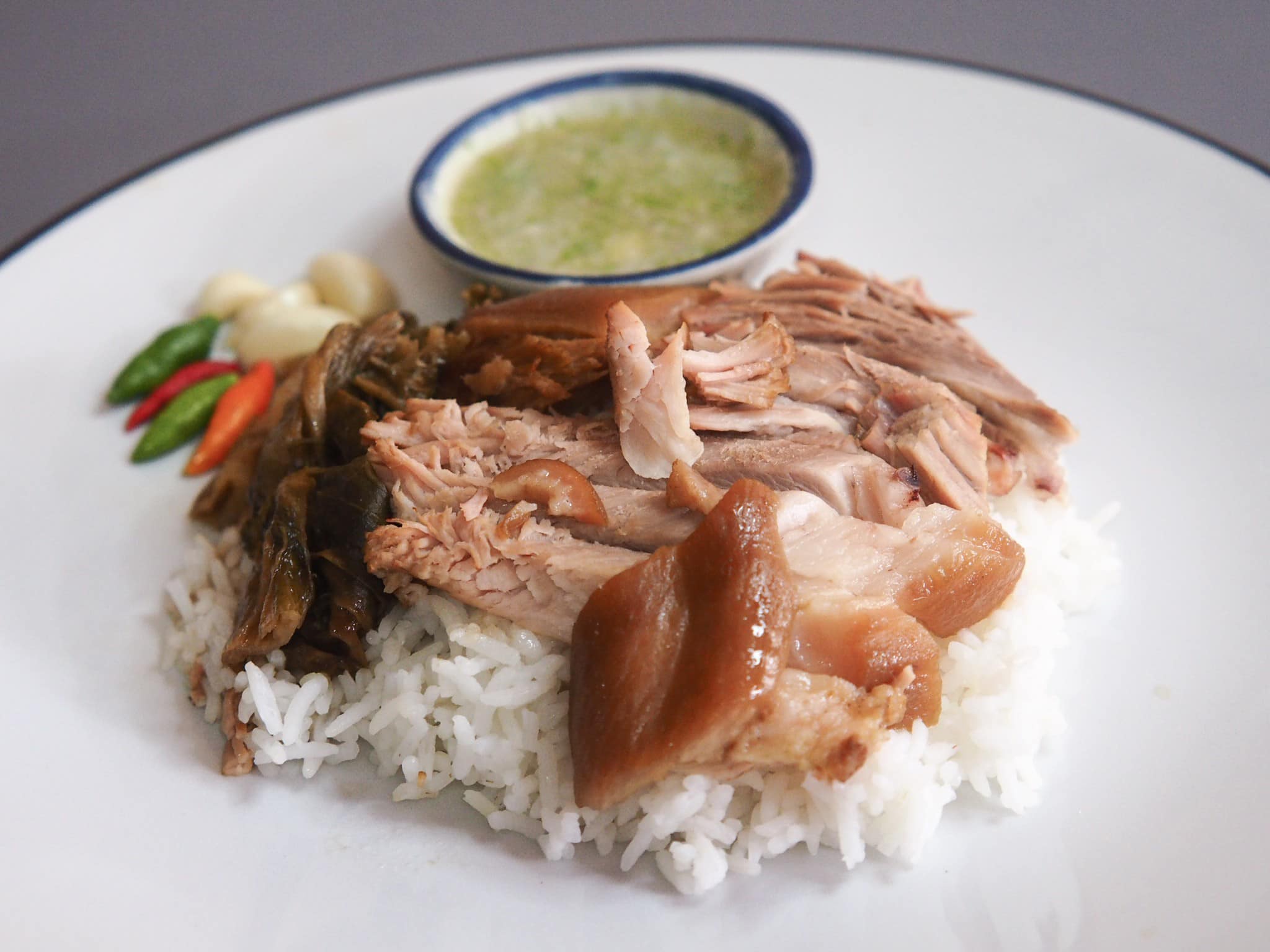 ส้มตำอุทุมพรกสิกรบางลำพู, คาริม โรตีมะตะบะ​, ขนมจีนน้ำยา บางลำภู, เจ้กบบางลำภู ต้มยำกุ้งรอบกลางคืน, Patonggo Cafe, จิระเย็นตาโฟ, ข้าวแกงบางลำพู 2517, ขนมเบื้องแม่ประภา, อาอีซะฮ์ รสดี, พัวกี่, ก๋วยเตี๋ยวลูกชิ้นปลานายง้ำ, โรงนํ้าชา มิตรามิตร, ข้าวแช่แม่ศิริ บางลำพู, พิกุลถั่วแปบแป้งสด, ห้องอาหารกร บางลำพู, เตี๋ยวตุ๋นบ้านสวน สาขาบางลำพู